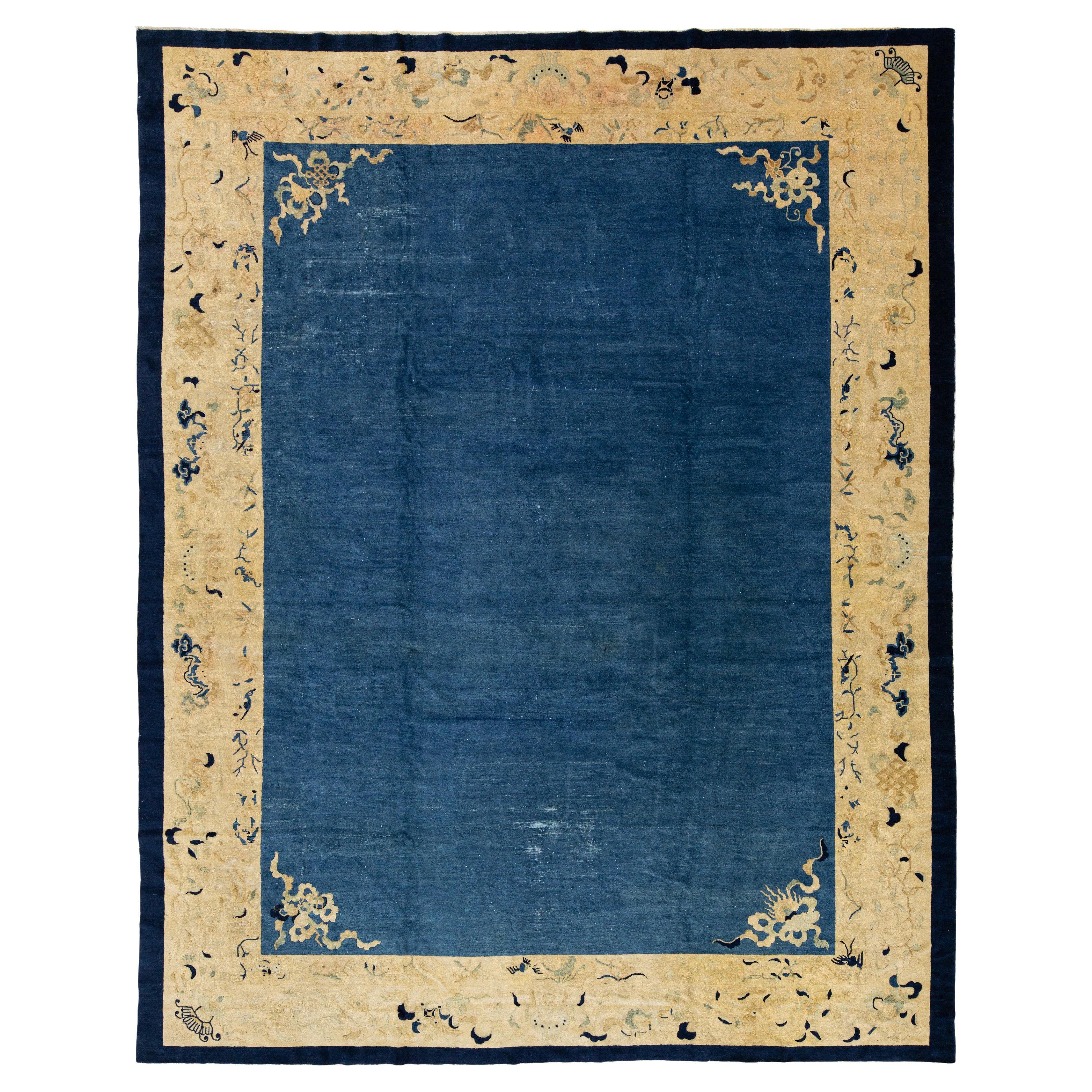 Antiker, handgefertigter, blau gestalteter, chinesischer Wollteppich im Art déco-Stil im Angebot