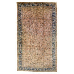 Tapis Tabriz ancien en laine persane brun clair, fait à la main et surdimensionné, avec motif floral