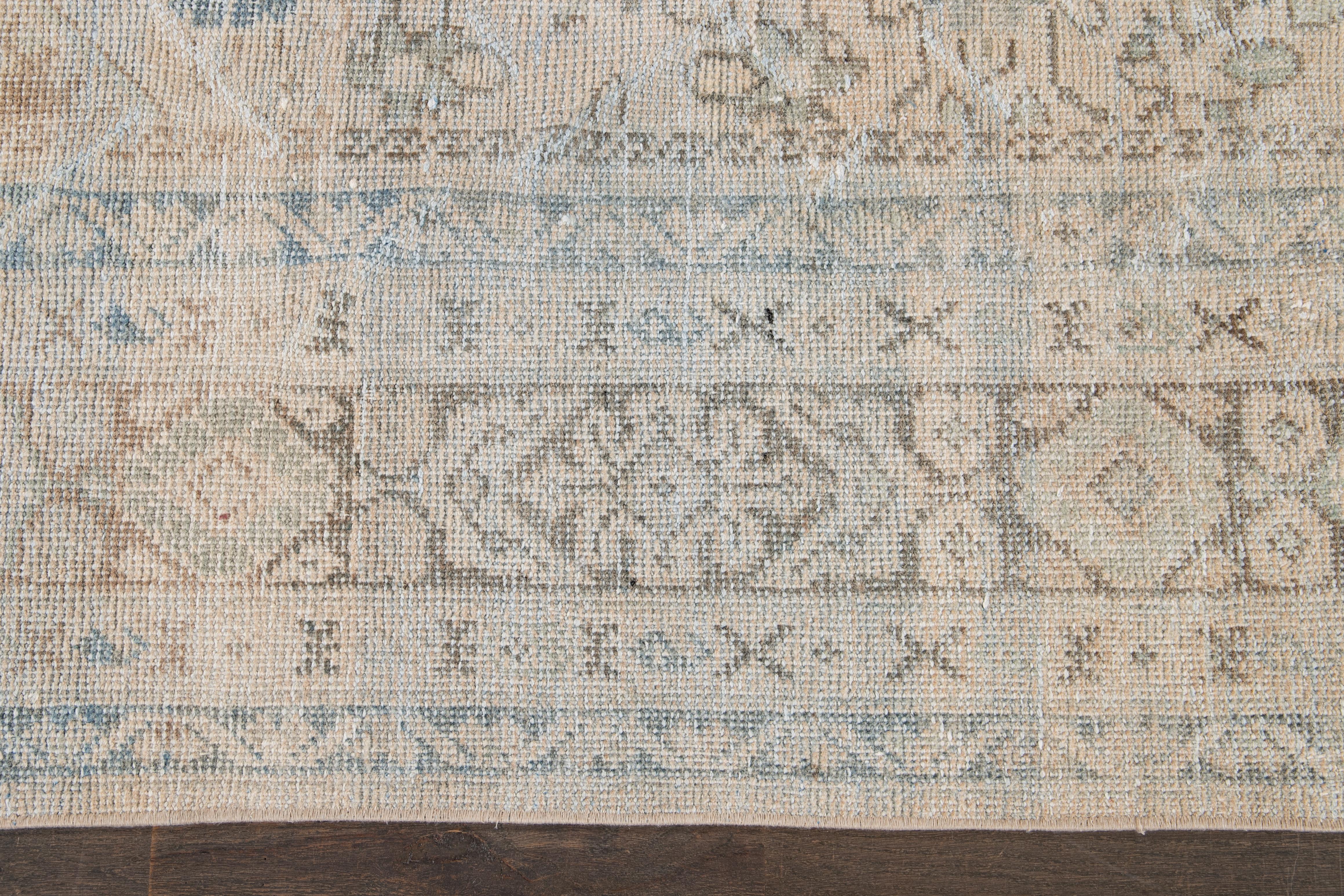 Perse 8 x 12 Beige Antique Persian Mahal Wool Rug with Allover Design (Tapis de laine persan ancien avec motifs) en vente