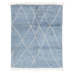 Alfombra de lana hecha a mano al estilo marroquí, con un suave diseño geométrico en forma de celosía, en azul denim, 8x10