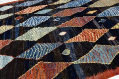 Alfombra de lana tejida a mano al estilo marroquí moderno con motivo geométrico de rombos