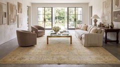 11 x 21 Wollteppich im modernen Oushak-Stil in zartem Creme, Ockergold und zartem Blau
