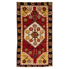 Antiker anatolisch-türkischer Wollteppich mit zentralem Blumen-Rauten-Medaillon, 3 x 5