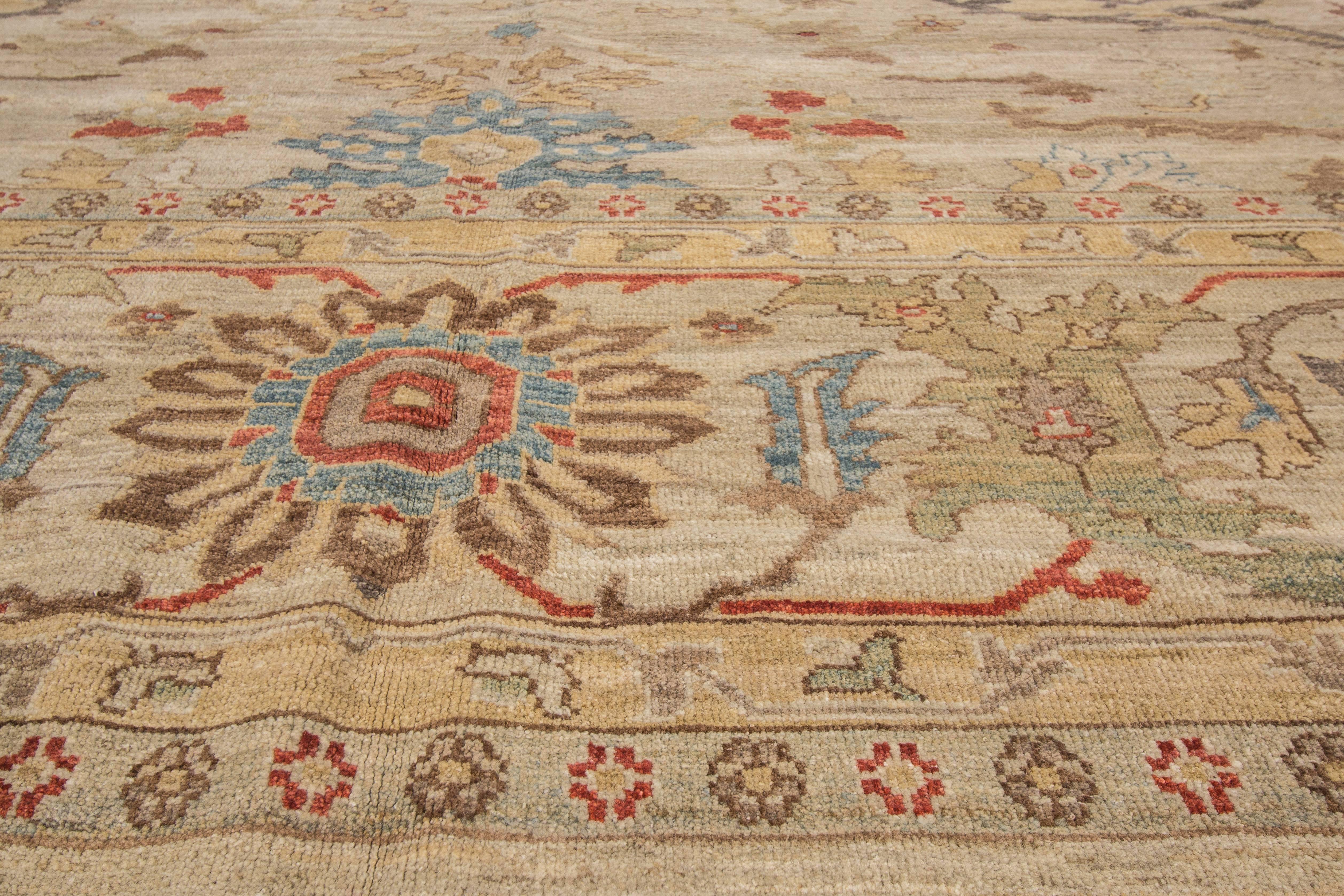 Beige Sultanabad In Excellent Condition In Norwalk, CT