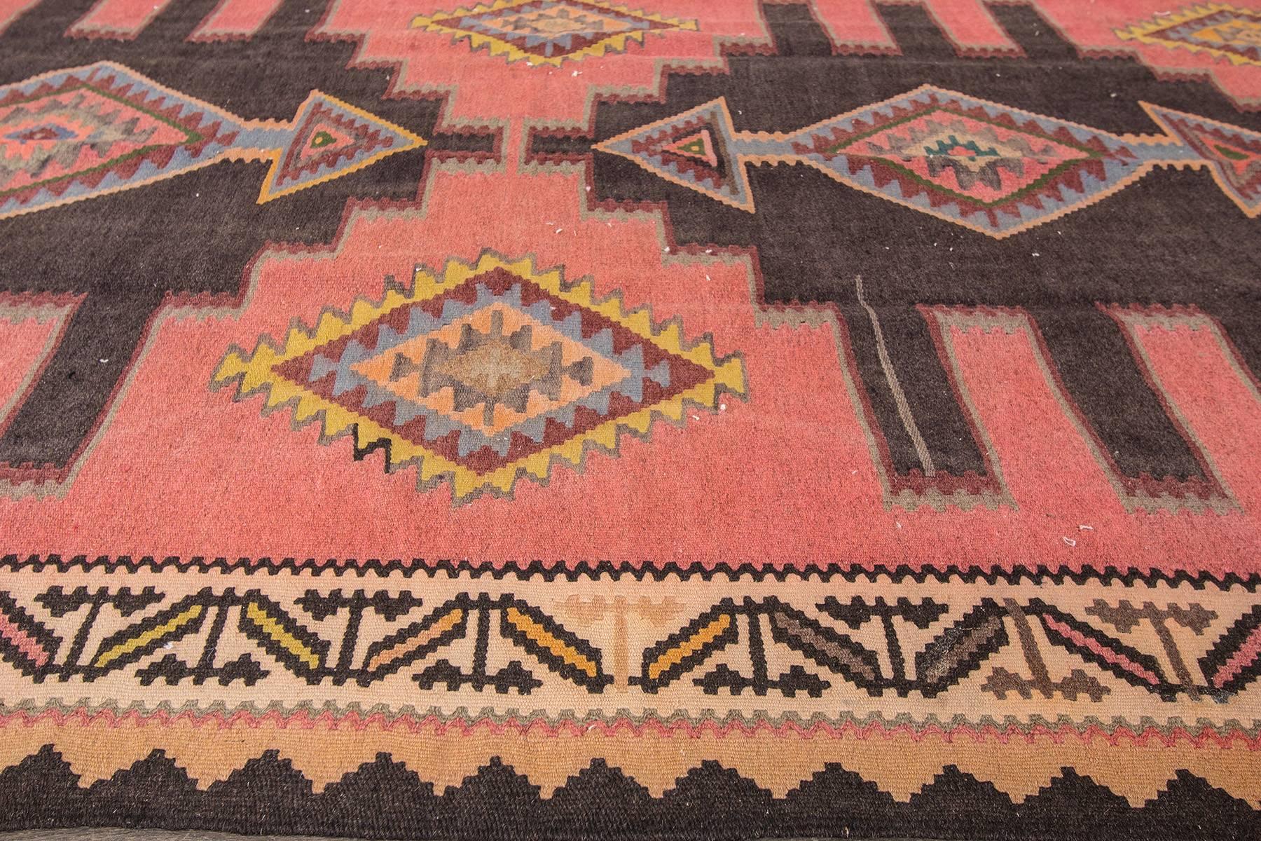 Gorgeously Contrasted Persian Kilim Rug In Excellent Condition In Norwalk, CT