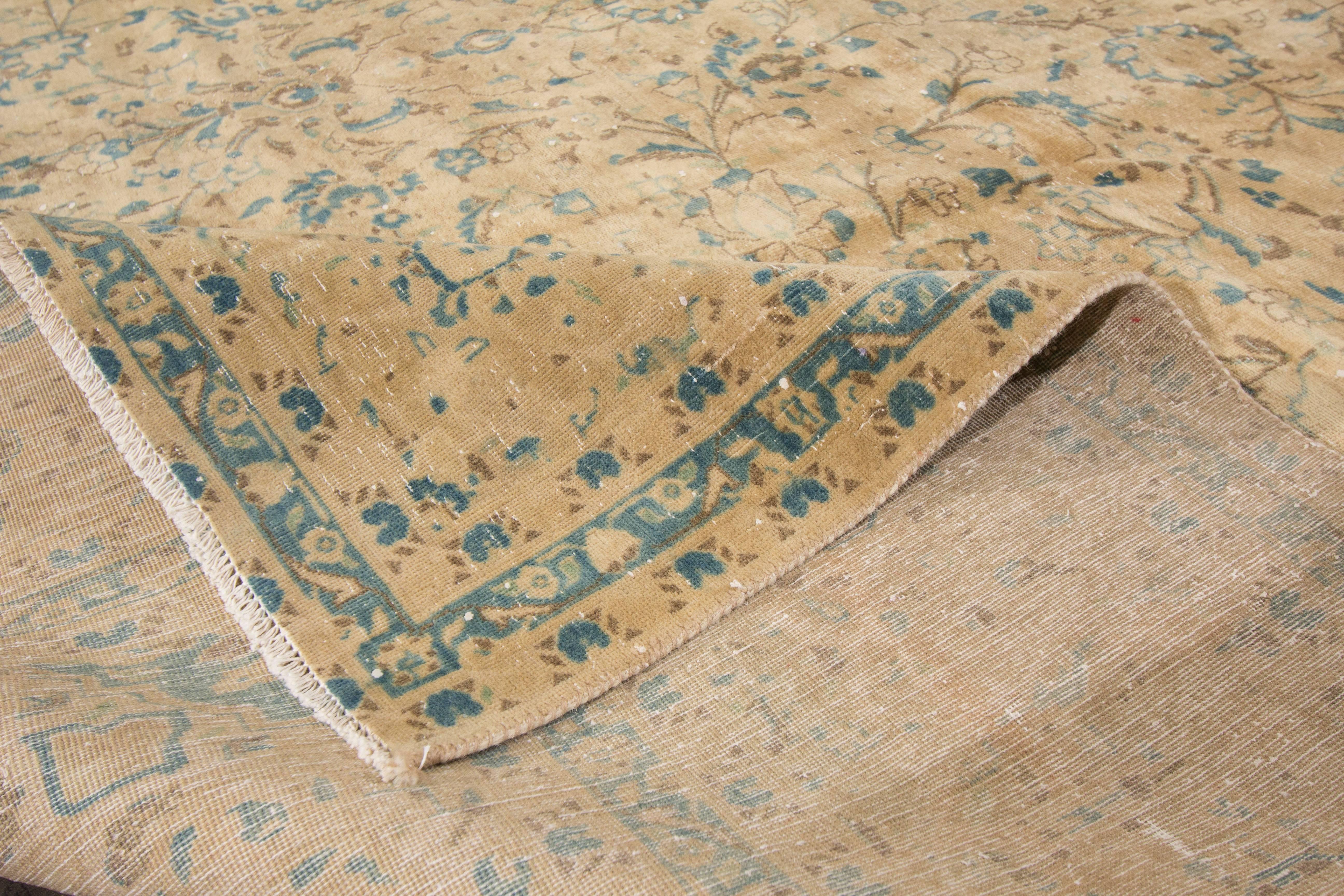 Wunderschöner persischer Täbriz-Teppich im Vintage-Stil im Zustand „Gut“ im Angebot in Norwalk, CT