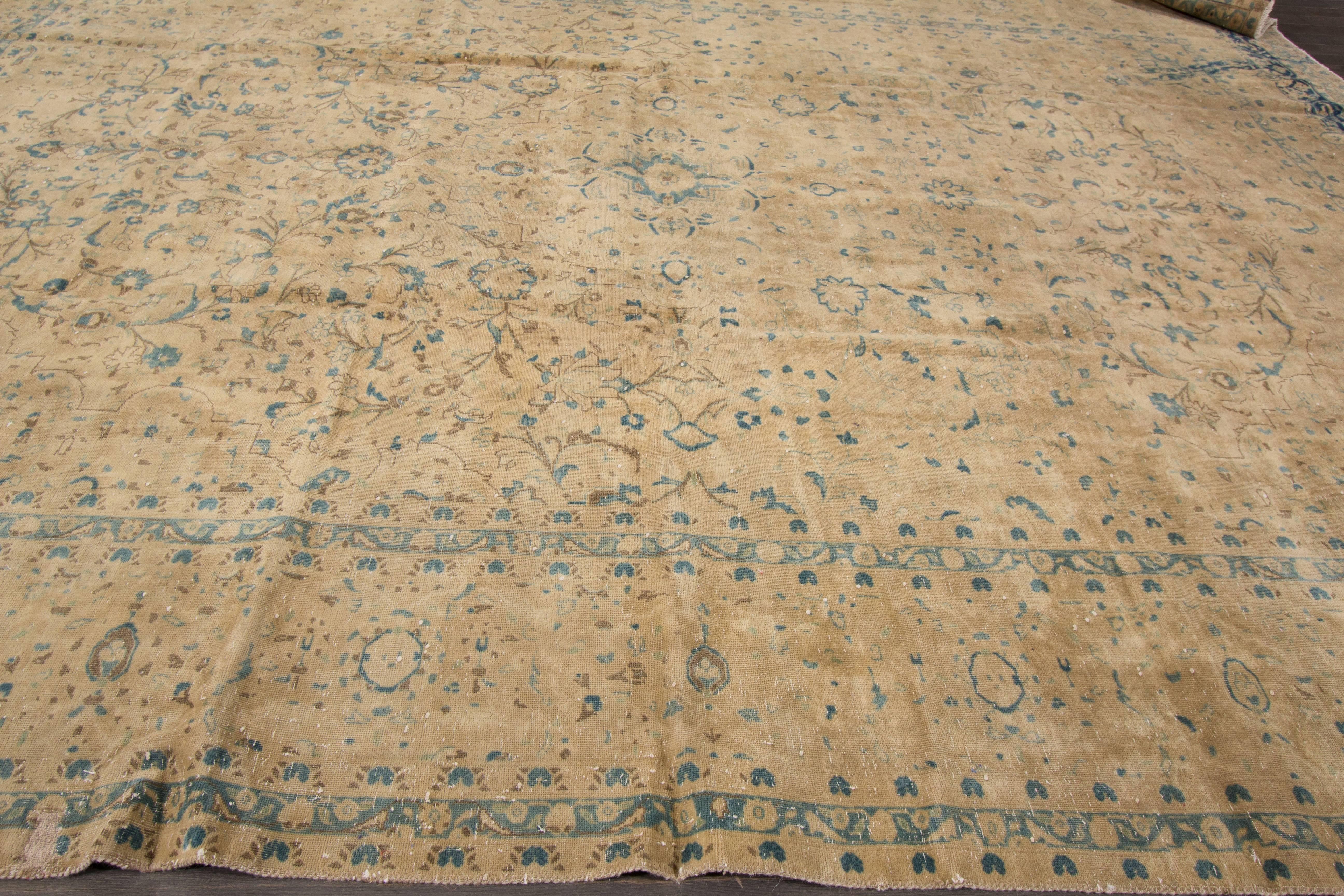 Wunderschöner persischer Täbriz-Teppich im Vintage-Stil (Wolle) im Angebot
