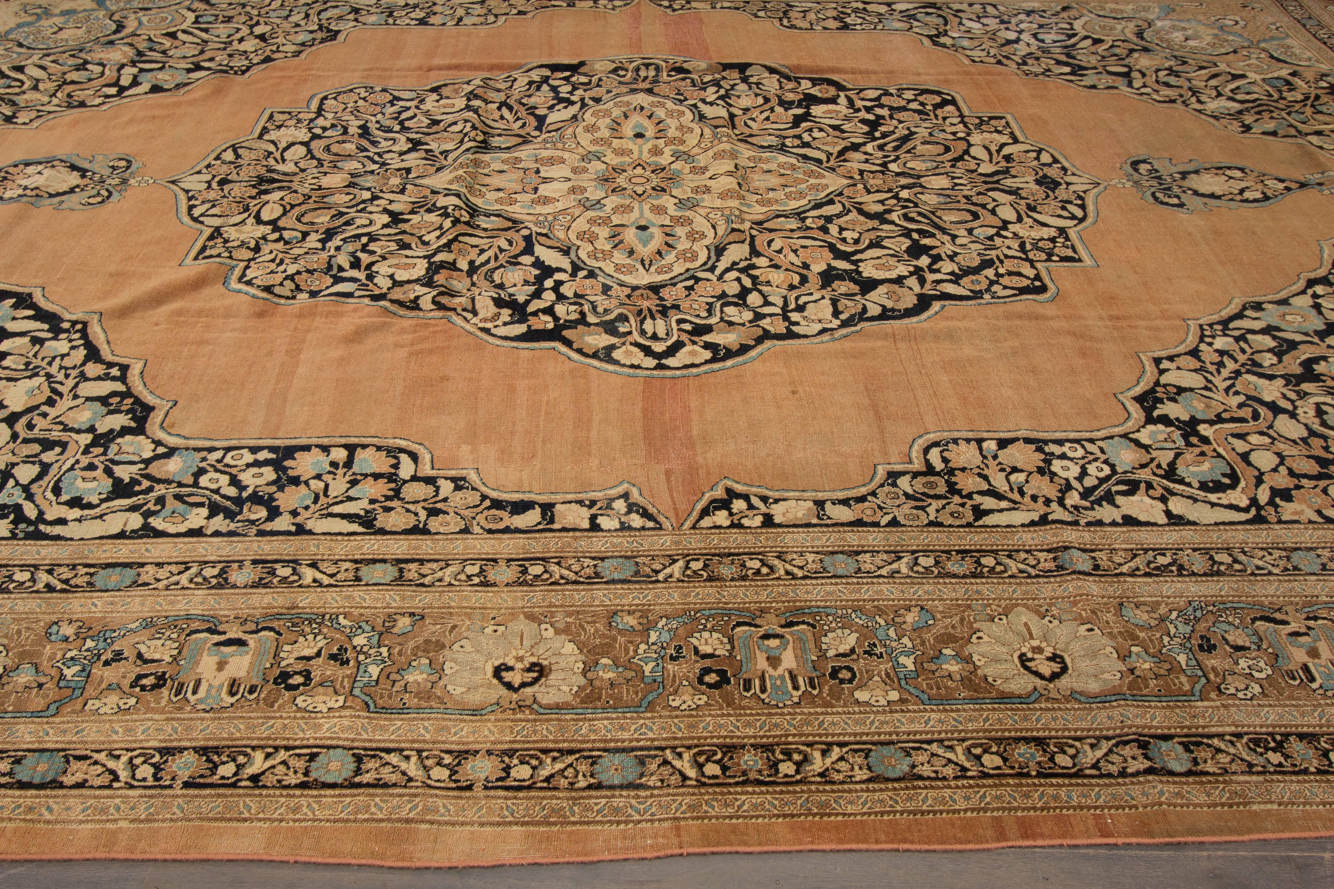 Early 20th Century Beautifully Designed Antique Tabriz Rug For Sale