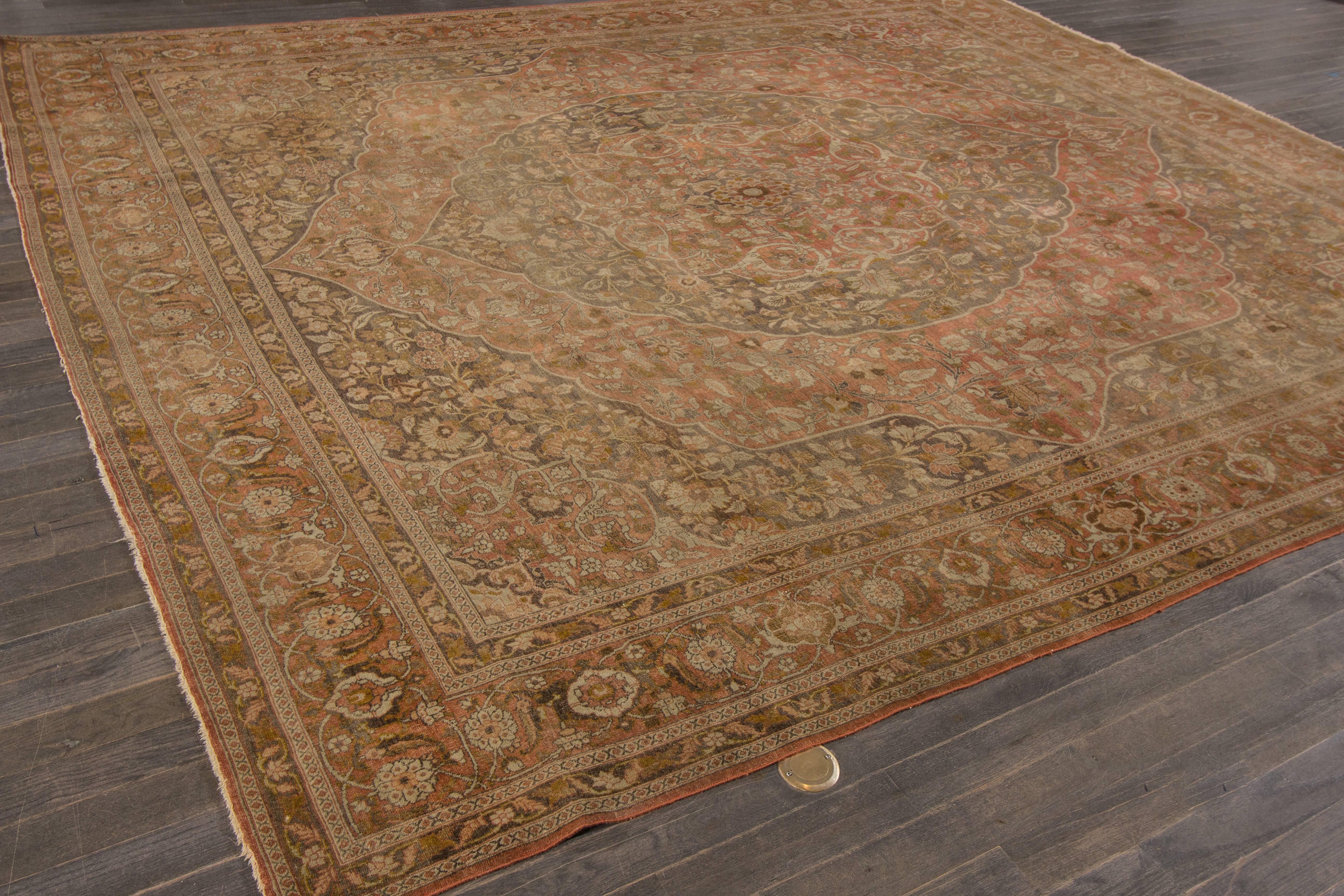 Early 20th Century Beautifully Designed Antique Tabriz Rug For Sale