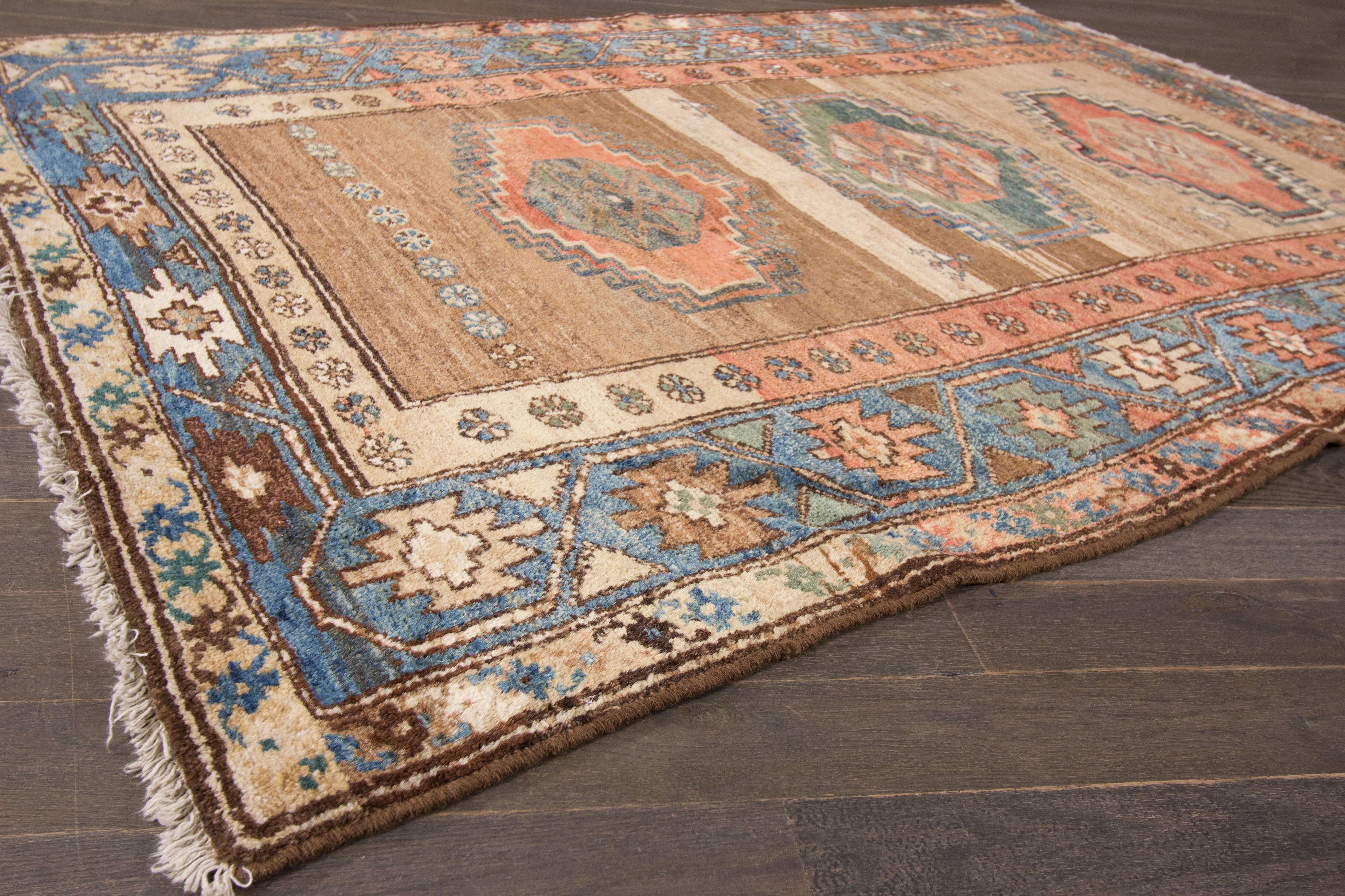 Beautifully Designed Collectible Kurdish Rug In Excellent Condition For Sale In Norwalk, CT