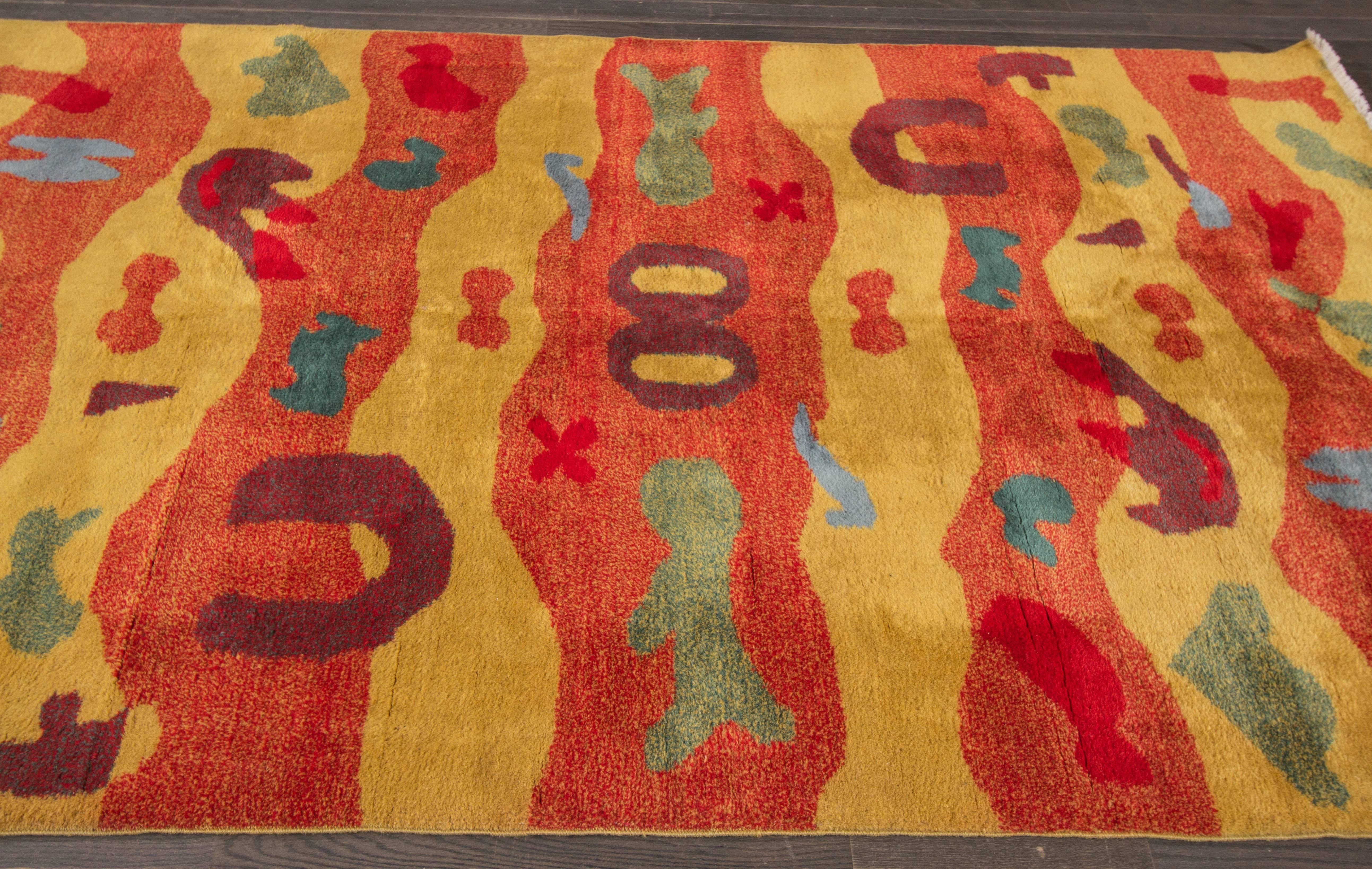 Wool Beautifully Designed Turkish Rug For Sale