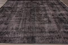 Schön gestalteter quadratischer Overdyed-Teppich