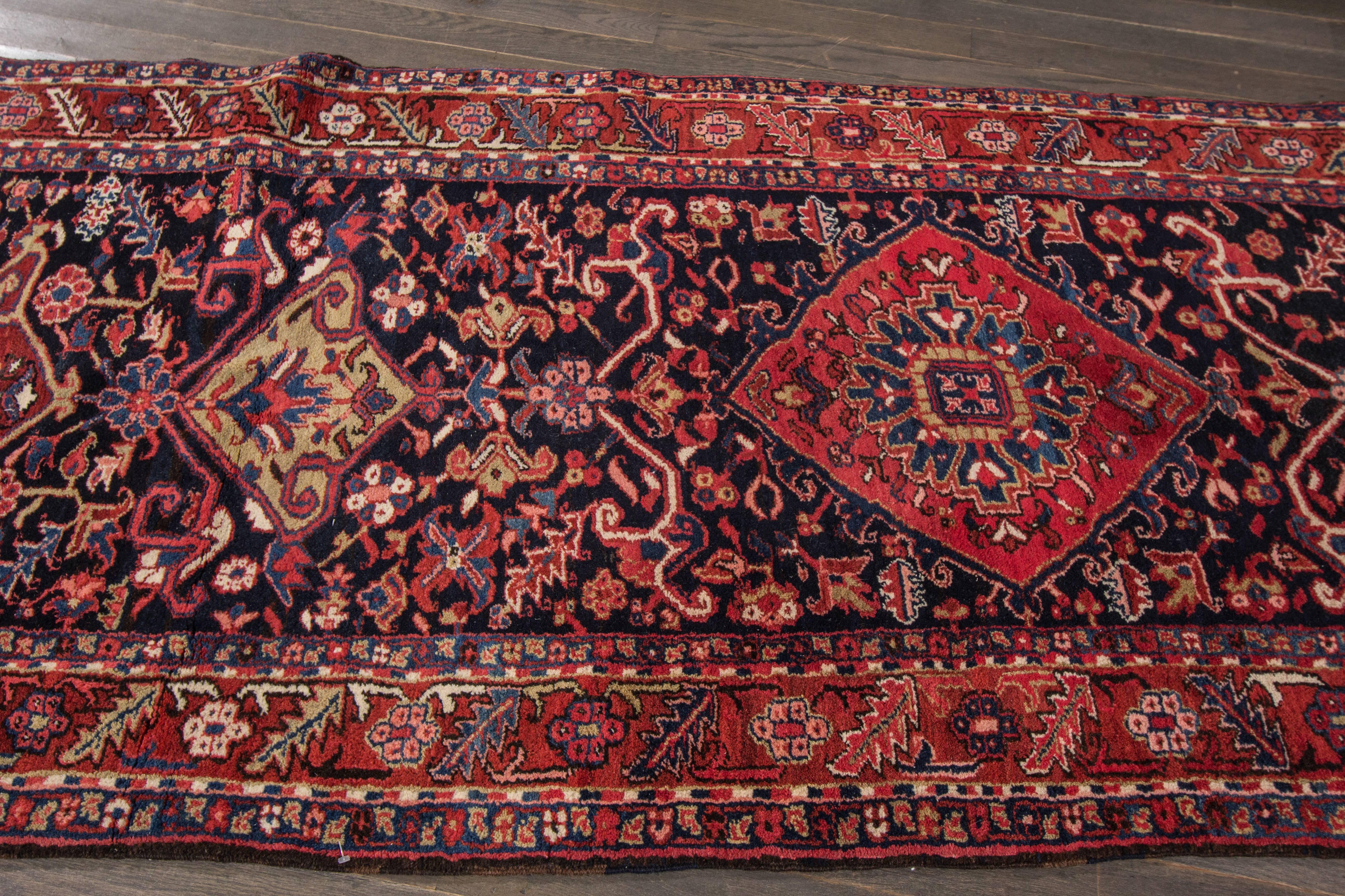 Persischer Heriz-Teppich, Vintage (Handgeknüpft) im Angebot