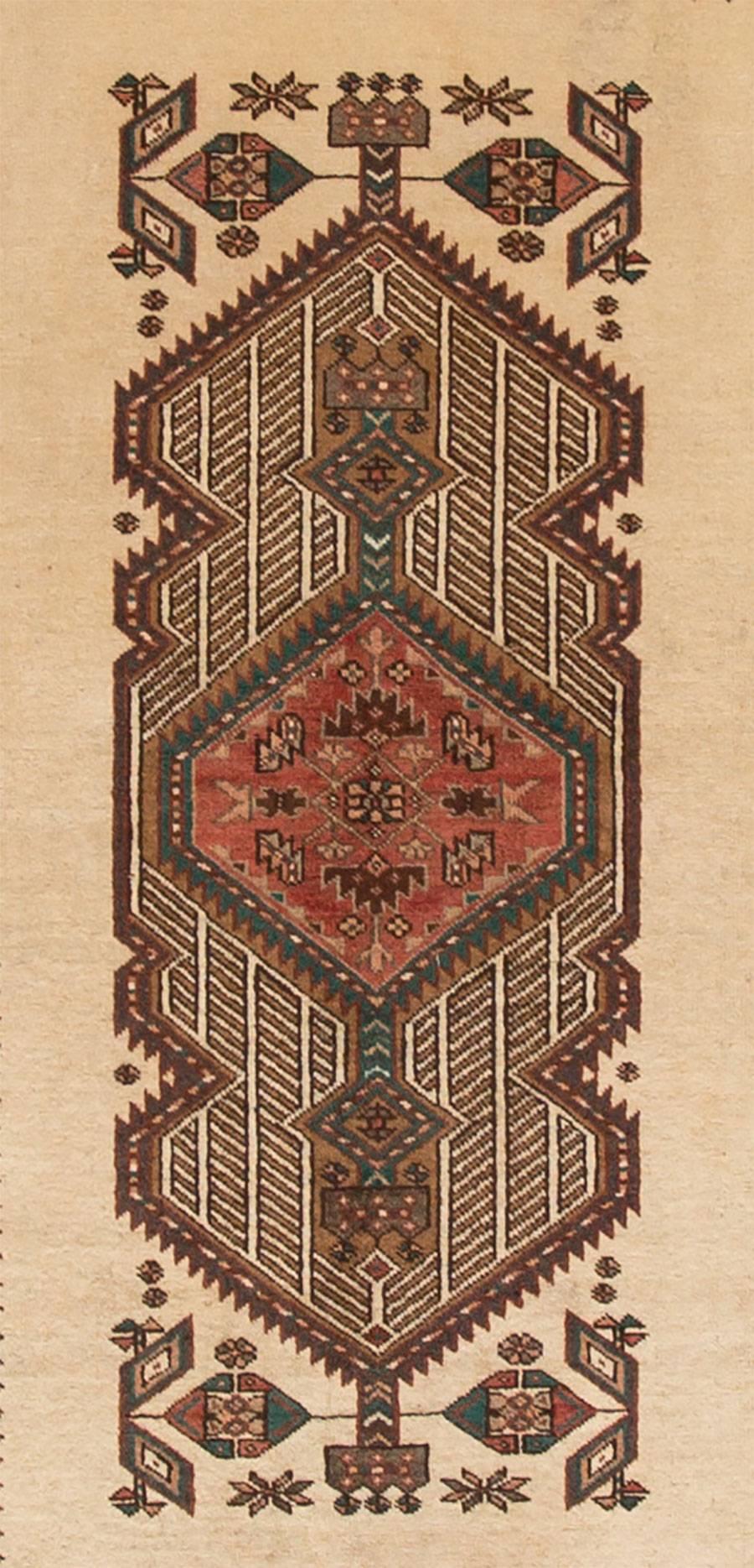 Vintage 1940s Tan, Rust Persian Bakhtiari Carpet In Good Condition For Sale In Norwalk, CT