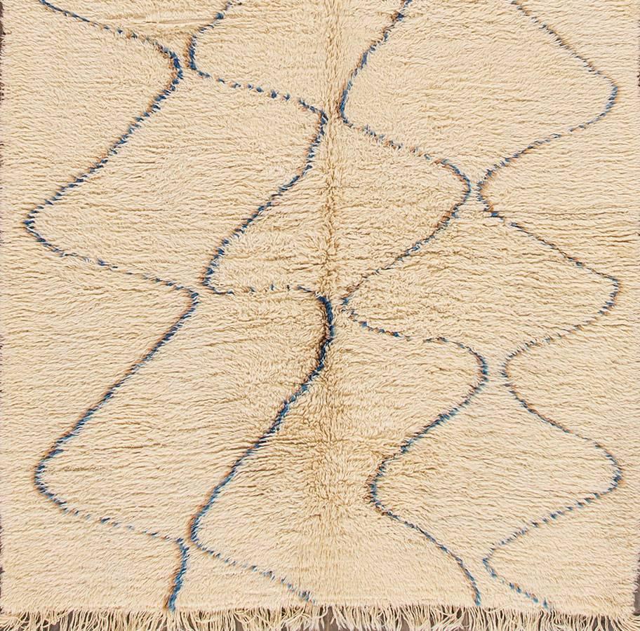 Hand-Knotted 21st Century Contemporary Moroccan Rug For Sale