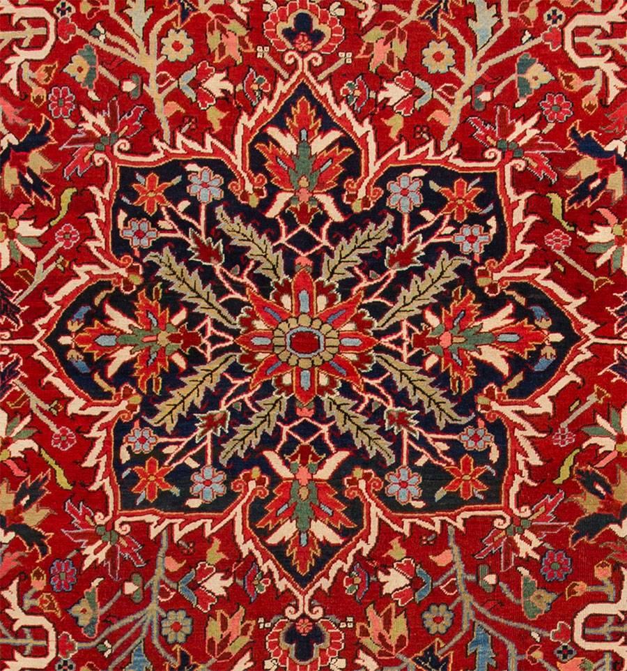 Antiker rostfarbener und blauer persischer Heriz-Teppich im Zustand „Hervorragend“ im Angebot in Norwalk, CT