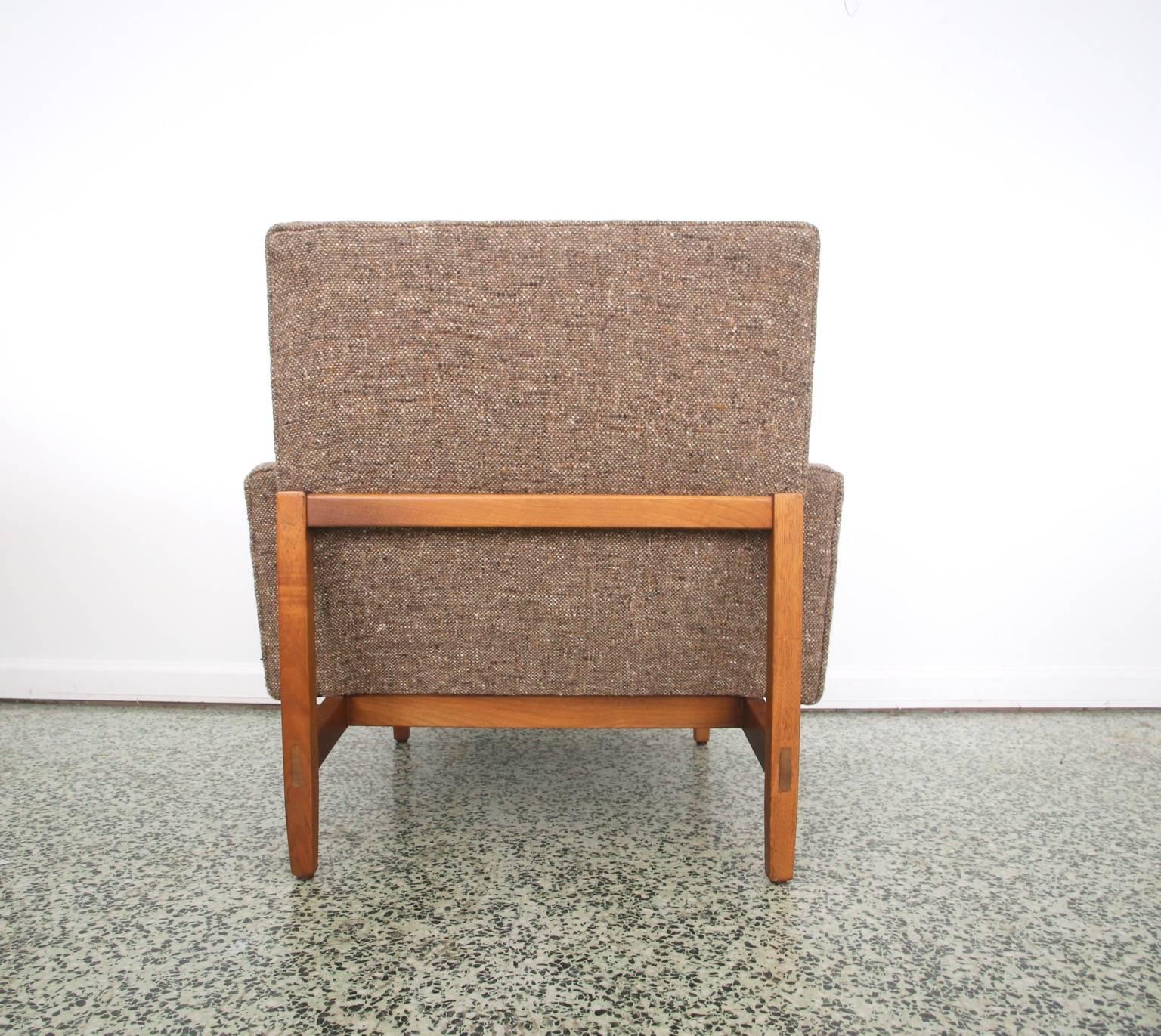 Early Pair of Florence Knoll Lounge Chairs 2