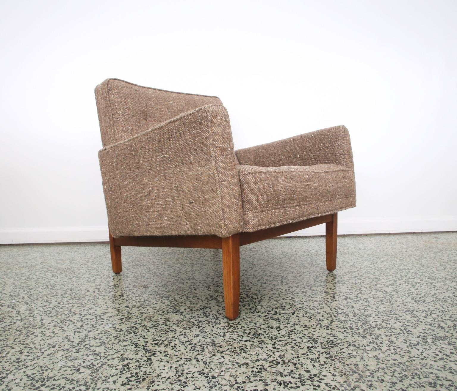 Early Pair of Florence Knoll Lounge Chairs 4