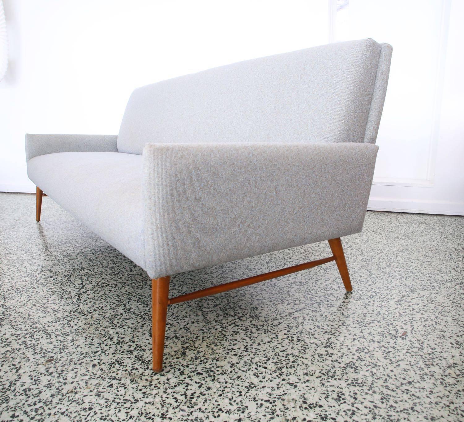 Rare Paul McCobb Directional Sofa on Stretcher Base 2