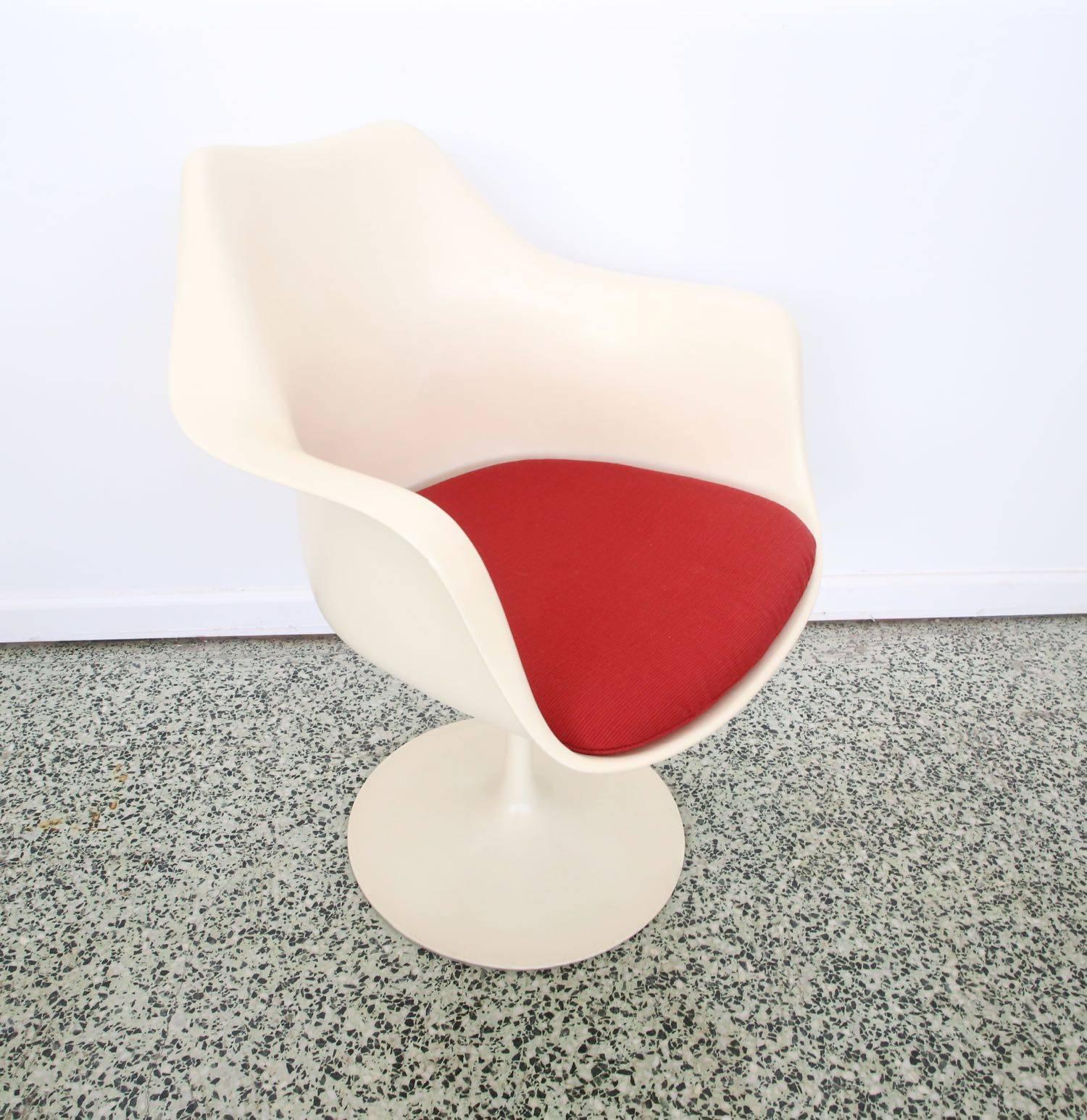 Eero Saarinen Knoll Executive Armchair In Excellent Condition In St. Louis, MO