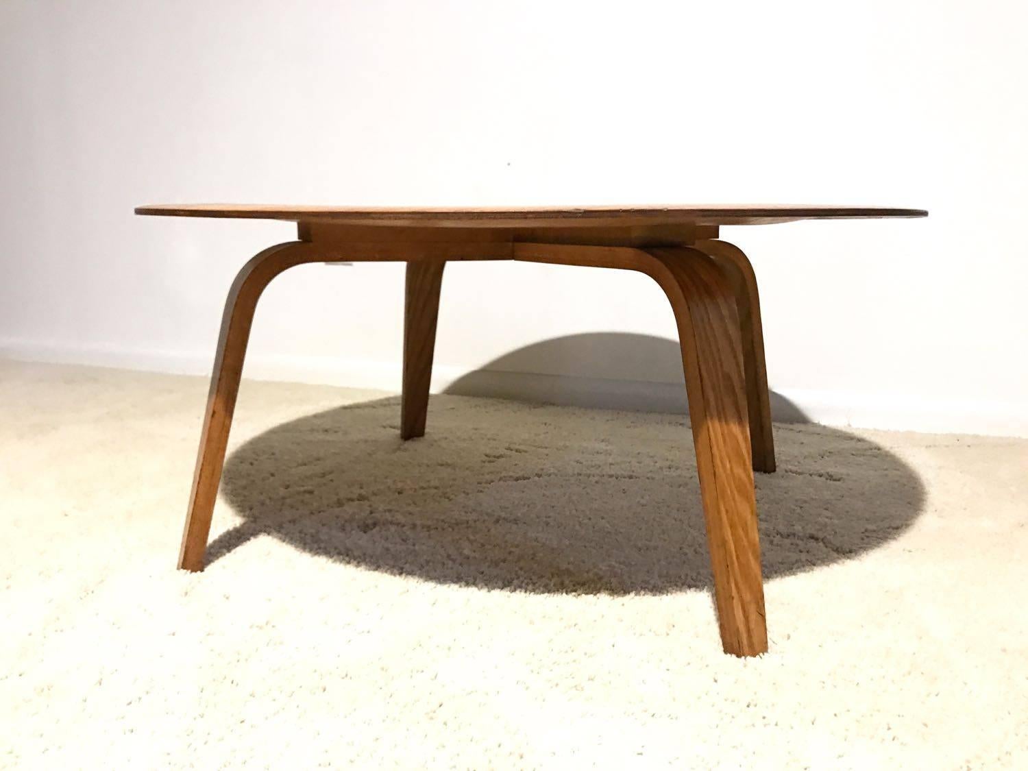 Evans Compay Herman Miller Birch Coffee Table CTW In Excellent Condition In St. Louis, MO