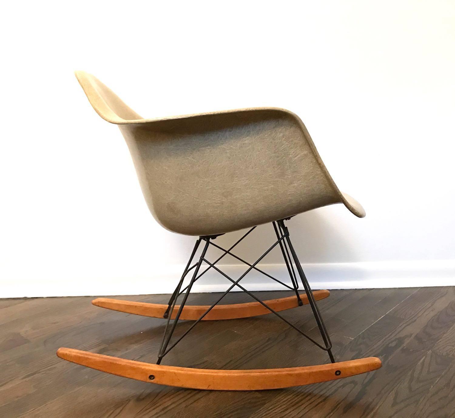 20th Century Herman Miller Zenith Eames Rope Edge Rocker (RAR) with Rare Base