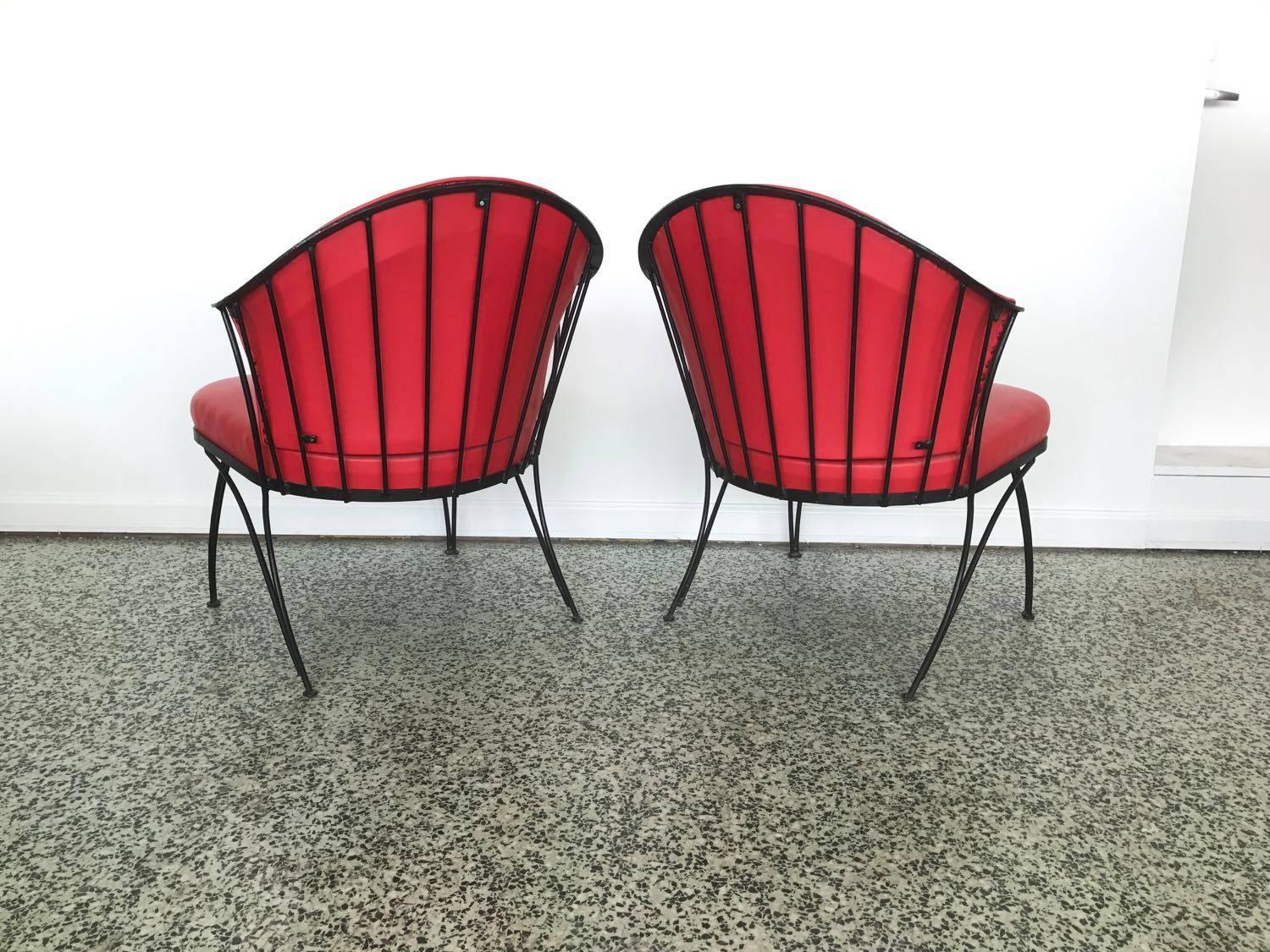 Pair of Woodard Lounge Chairs In Excellent Condition In St. Louis, MO