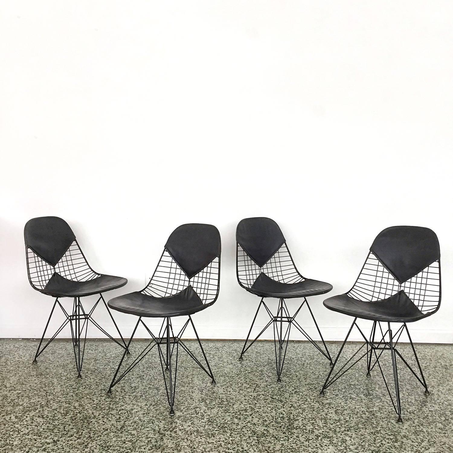 Set of Four Eames for Herman Miller DKR-2 Bikini Dining Chairs In Excellent Condition In St. Louis, MO