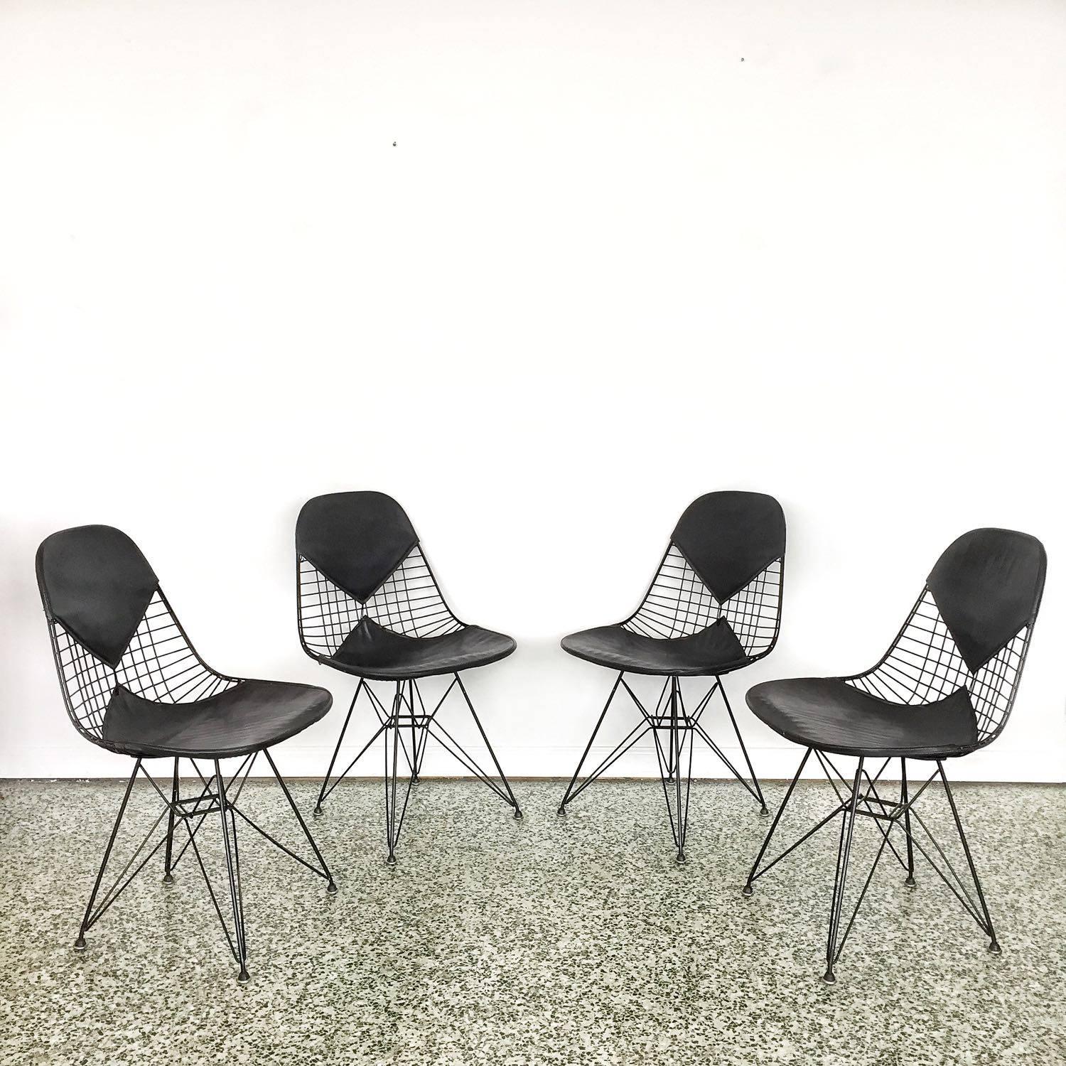 Designer: Charles and Ray Eames
Period/style: Mid-Century Modern
Country: US
Manufacture: Herman Miller
Date: 1950s.