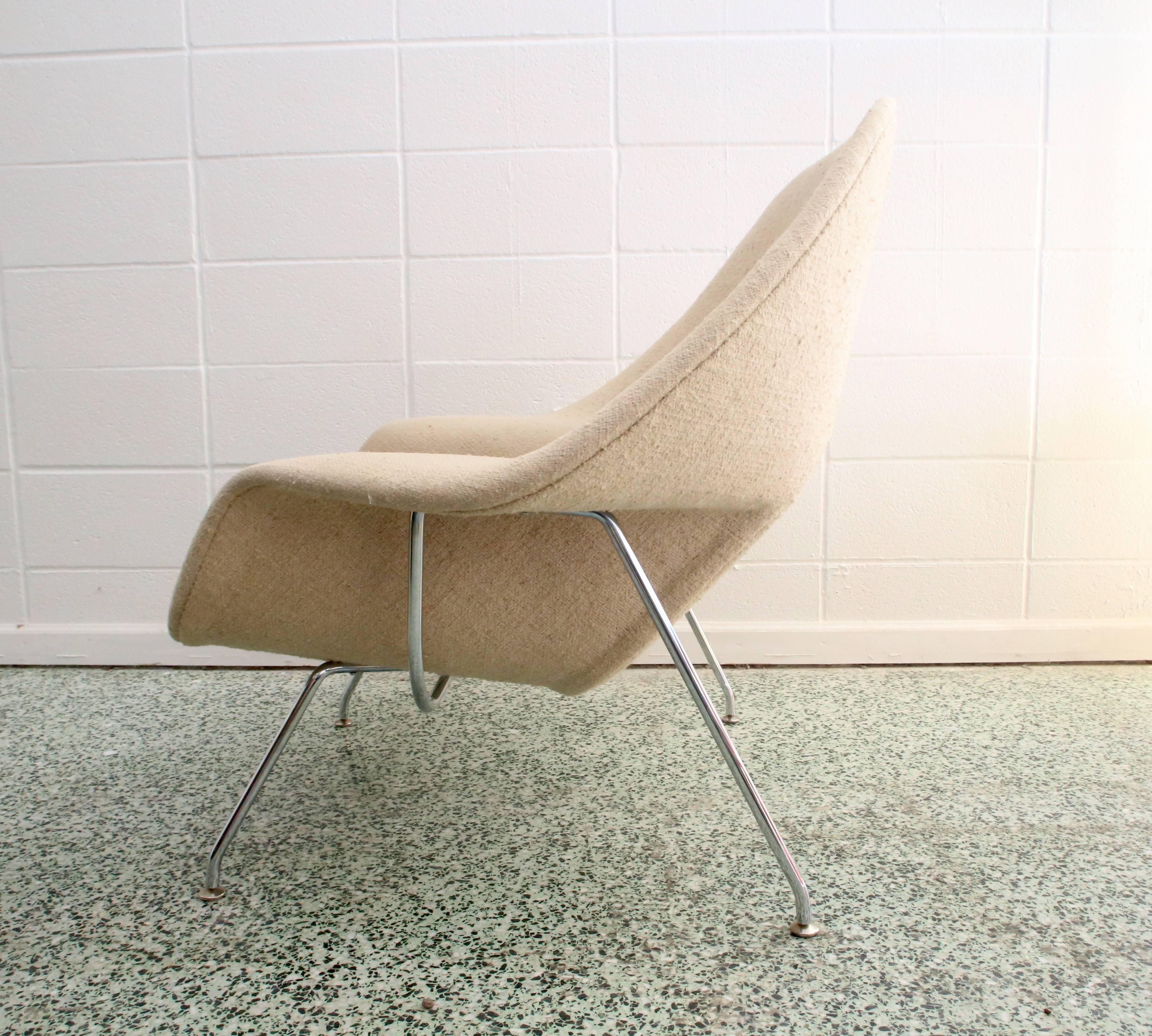 North American 1979 Womb Chair & Ottoman by Eero Saarinen for Knoll Original Fabric