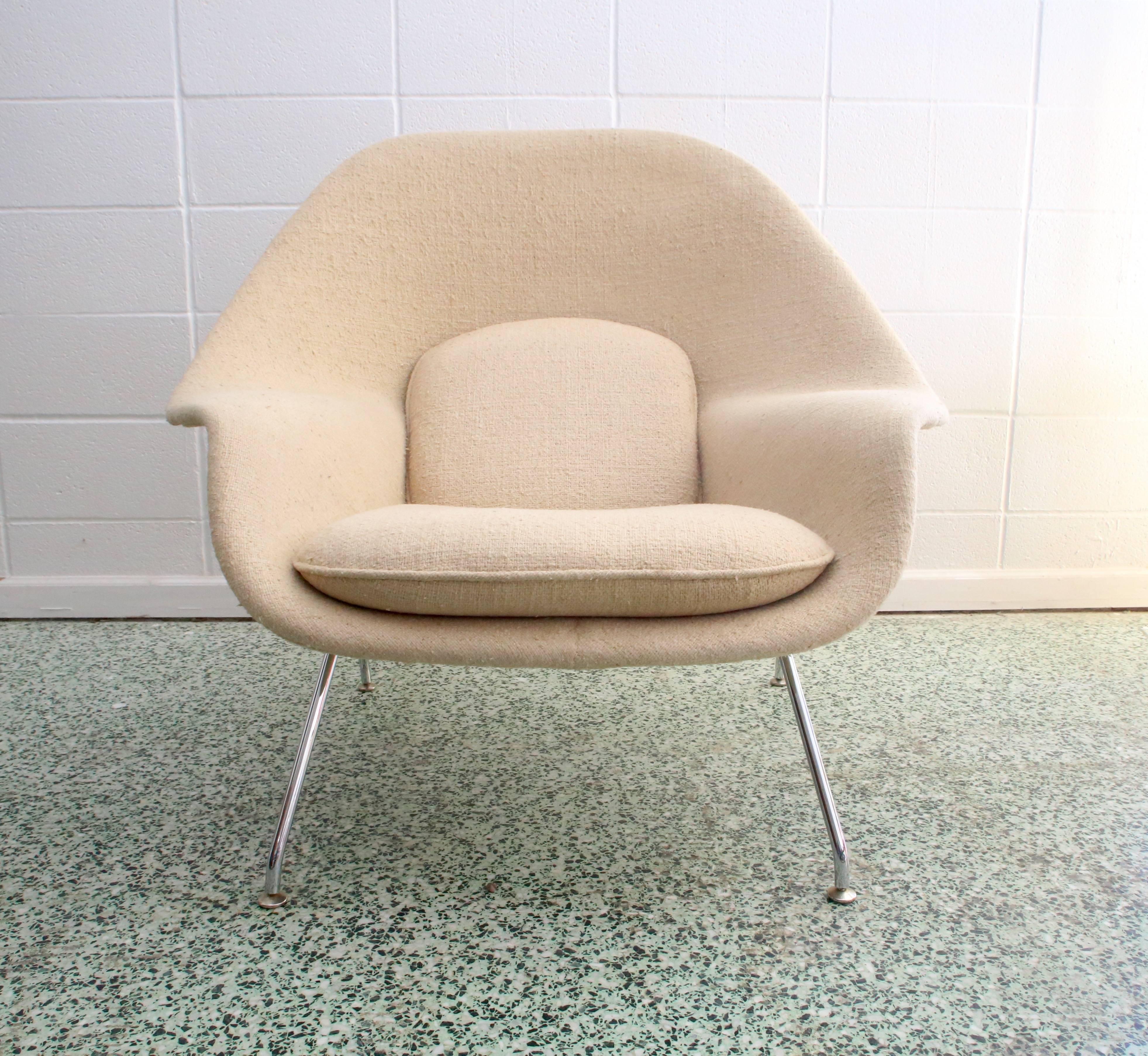 20th Century 1979 Womb Chair & Ottoman by Eero Saarinen for Knoll Original Fabric