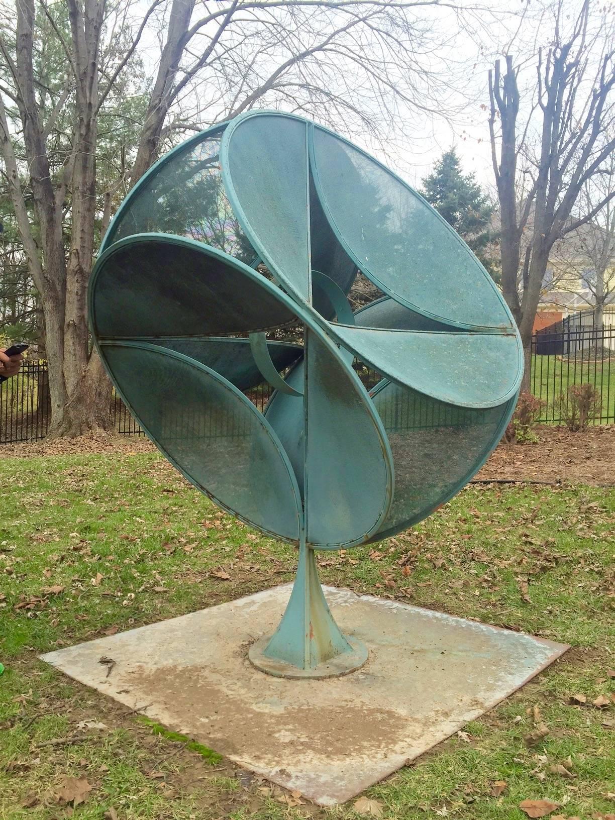 One of a kind outdoor sculpture fountain by St. Louis artist Saunders Schultz. Made of copper metal.

Pedestal 18
