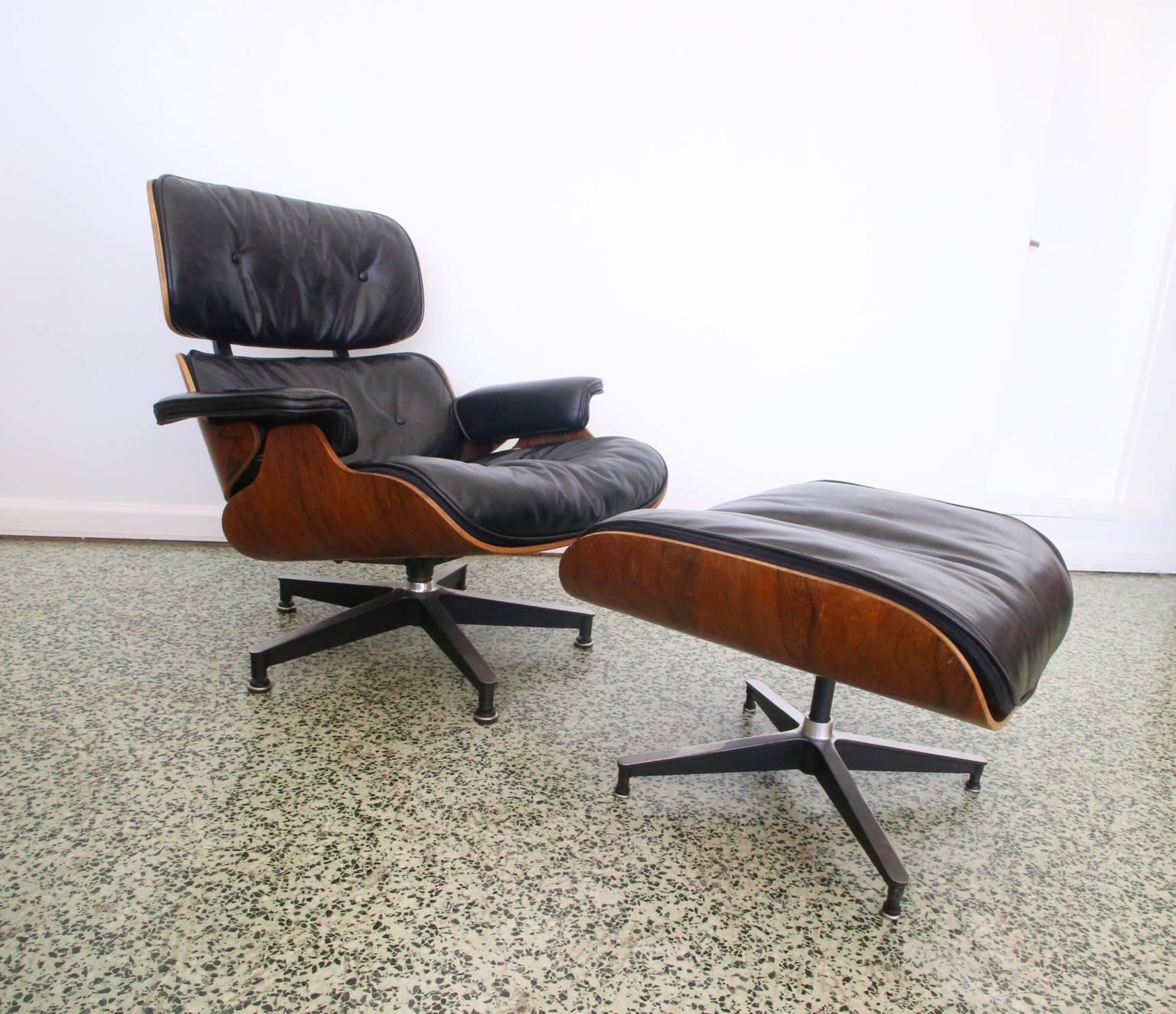 Herman Miller Eames Rosewood 670/671 Lounge Chair and Ottoman In Excellent Condition In St. Louis, MO