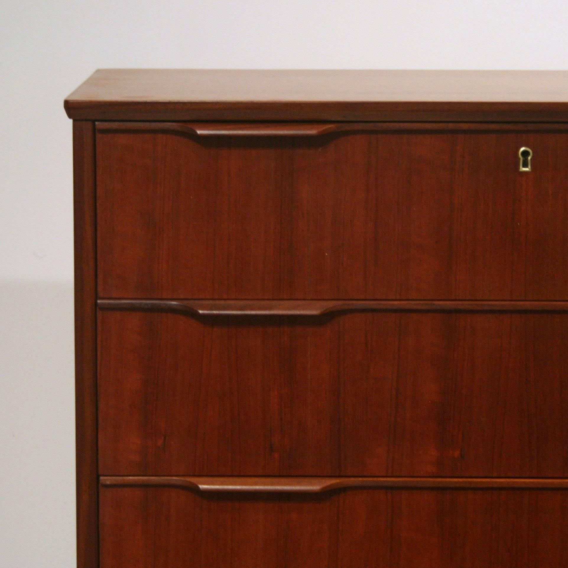 Vintage Danish Six-Drawer Tall Teak Dresser In Excellent Condition In Vancouver, BC