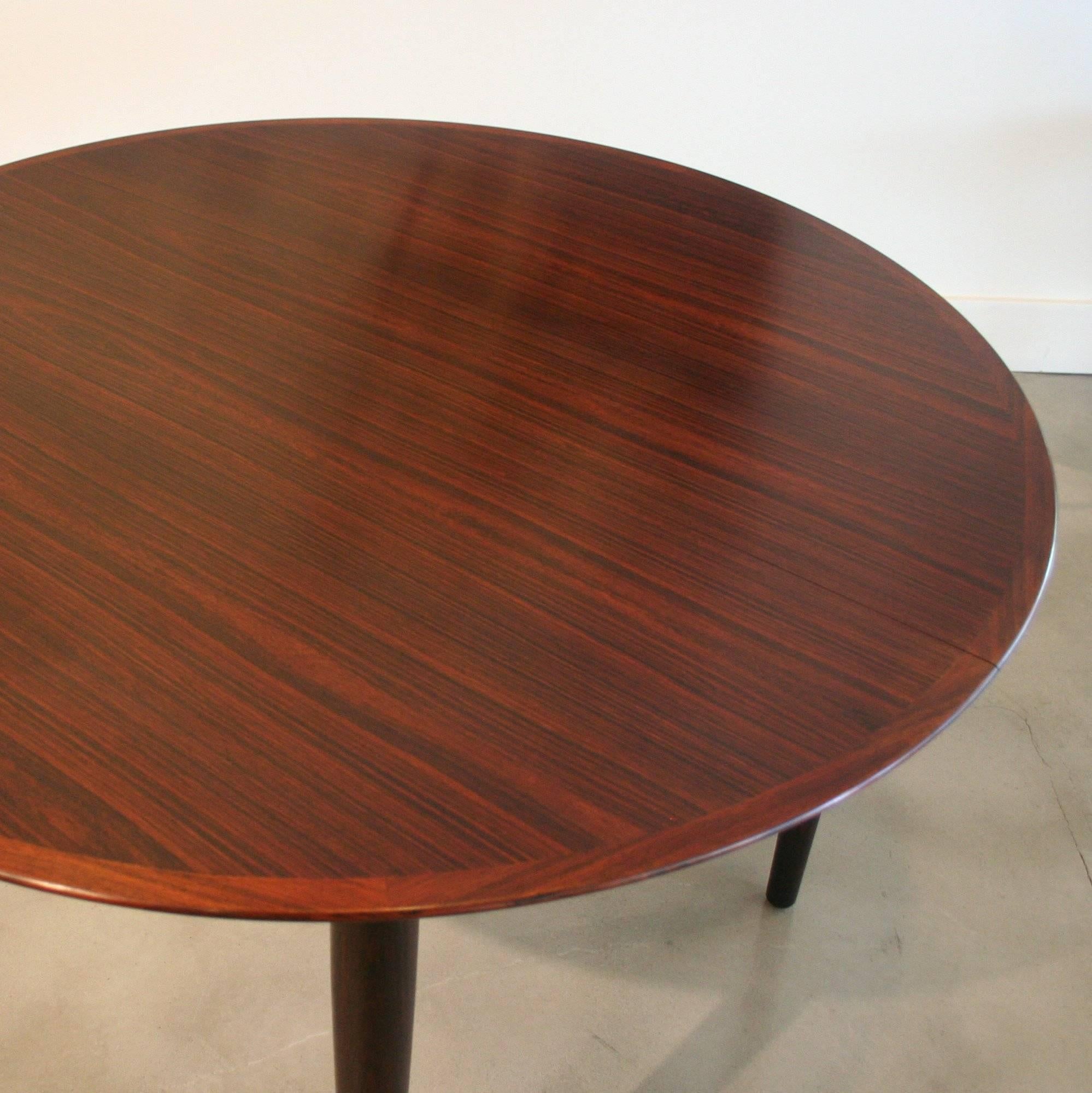 Vintage Danish Rosewood Extendable Dining Table by Arne Vodder In Excellent Condition For Sale In Vancouver, BC