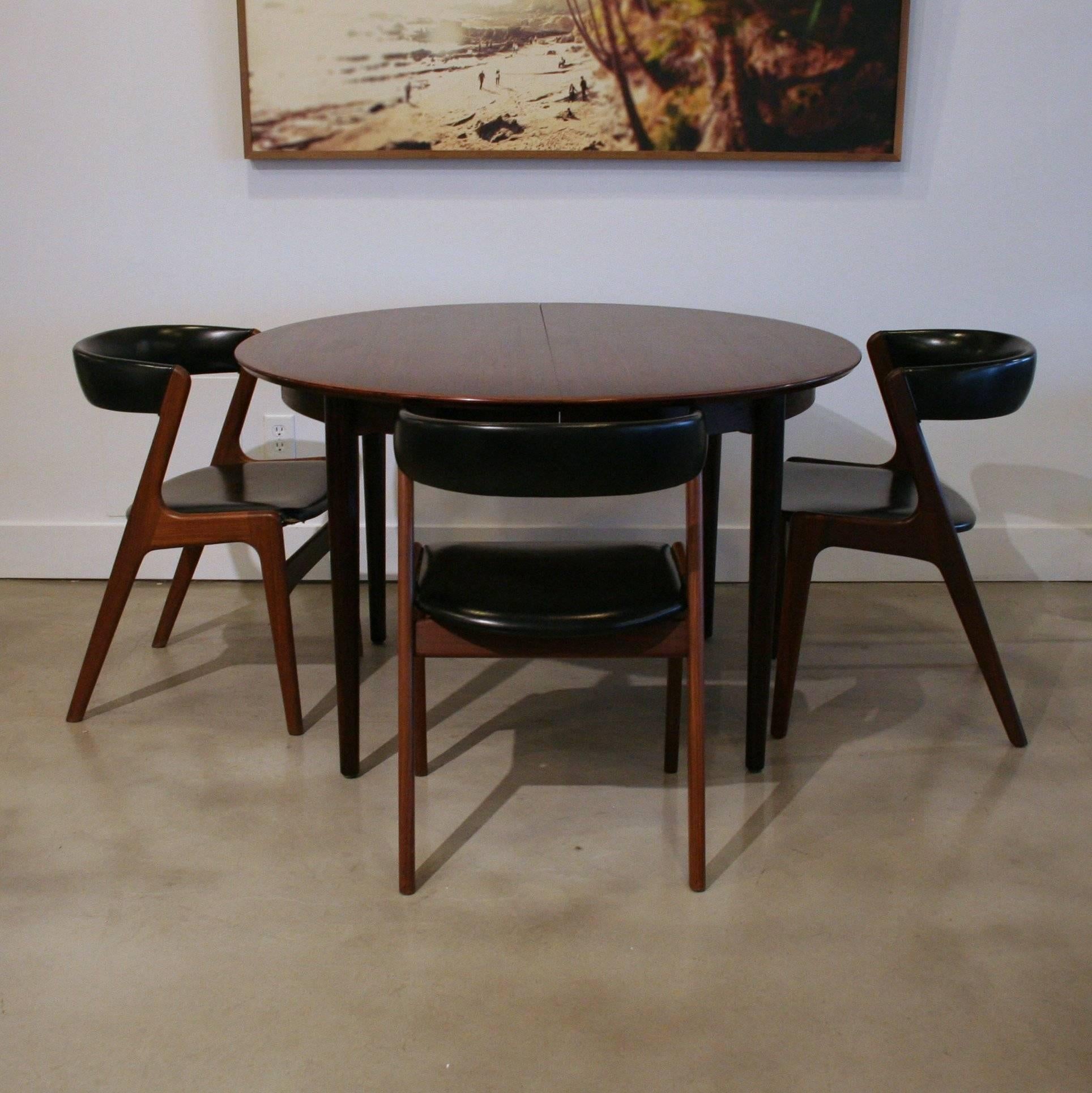Vintage Danish Rosewood Extendable Dining Table by Arne Vodder For Sale 1