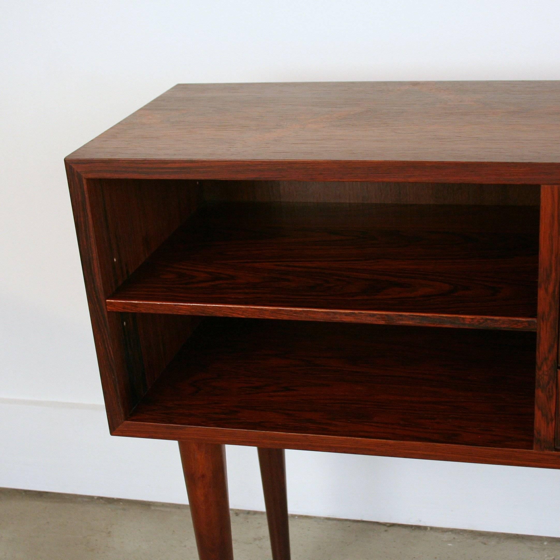 Pair of Vintage Danish Rosewood End Table In Excellent Condition In Vancouver, BC