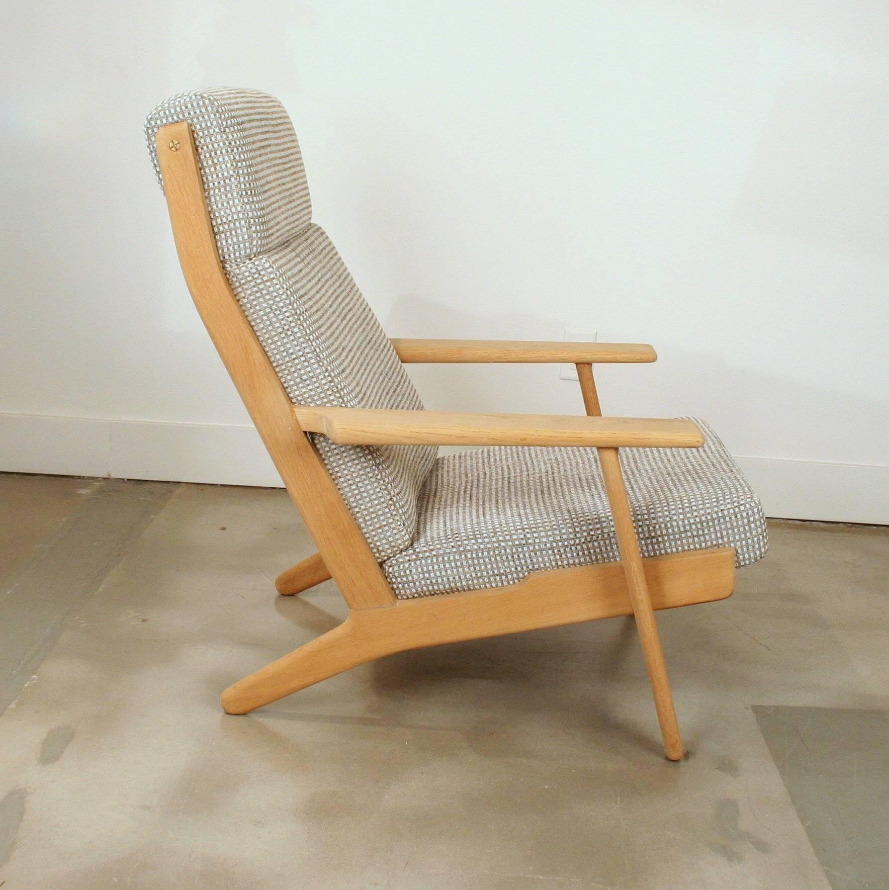 Vintage Danish Oak High-Back Model 290 Lounge Chair In Excellent Condition For Sale In Vancouver, BC