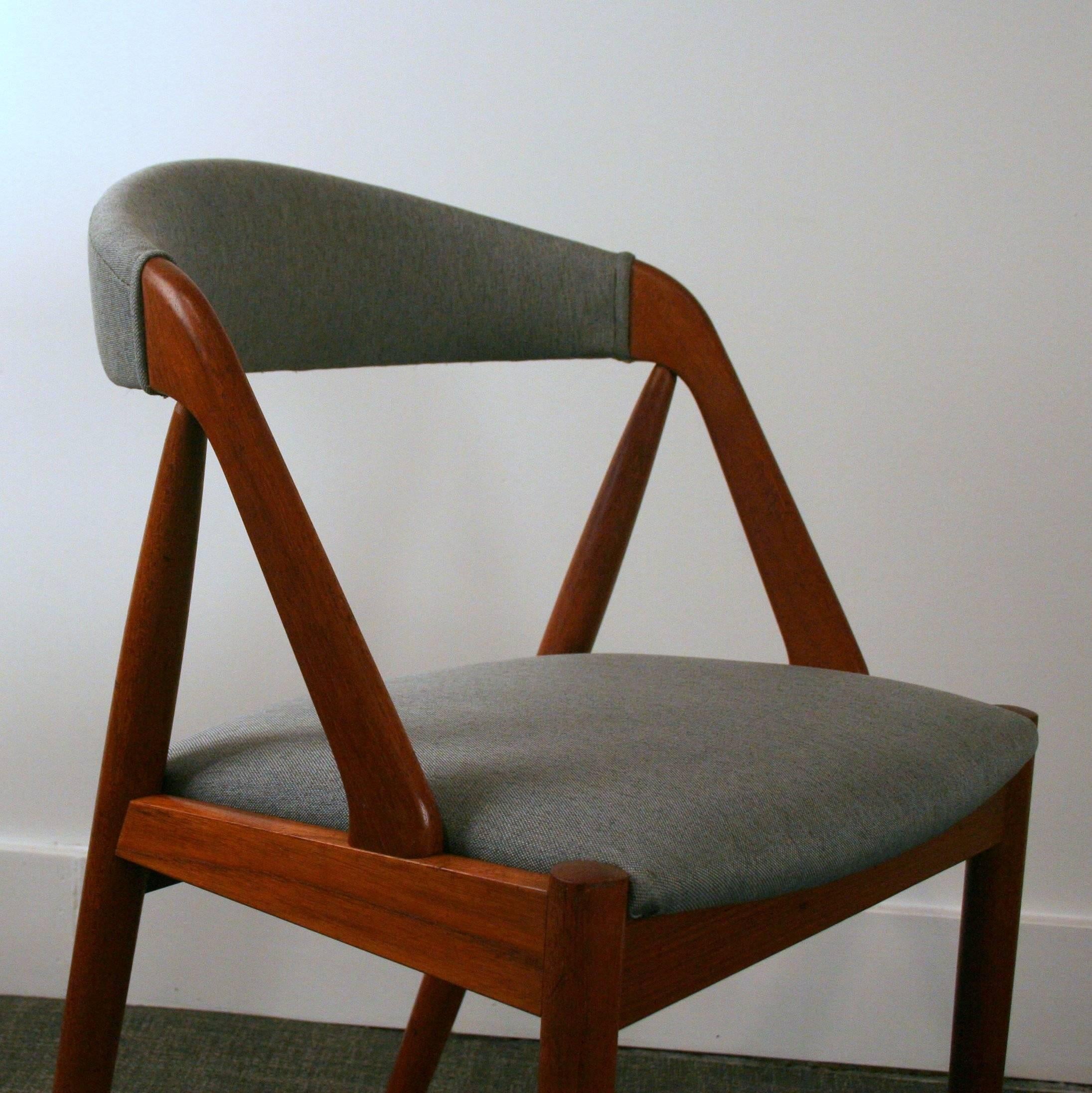 Danish Pair of Vintage Teak Model 31 Dining Chairs by Kai Kristiansen For Sale