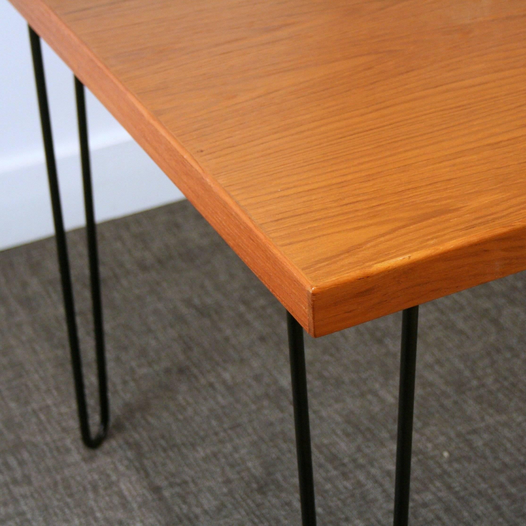 Teak Black Hairpin Legs Dining Table In Excellent Condition For Sale In Vancouver, BC