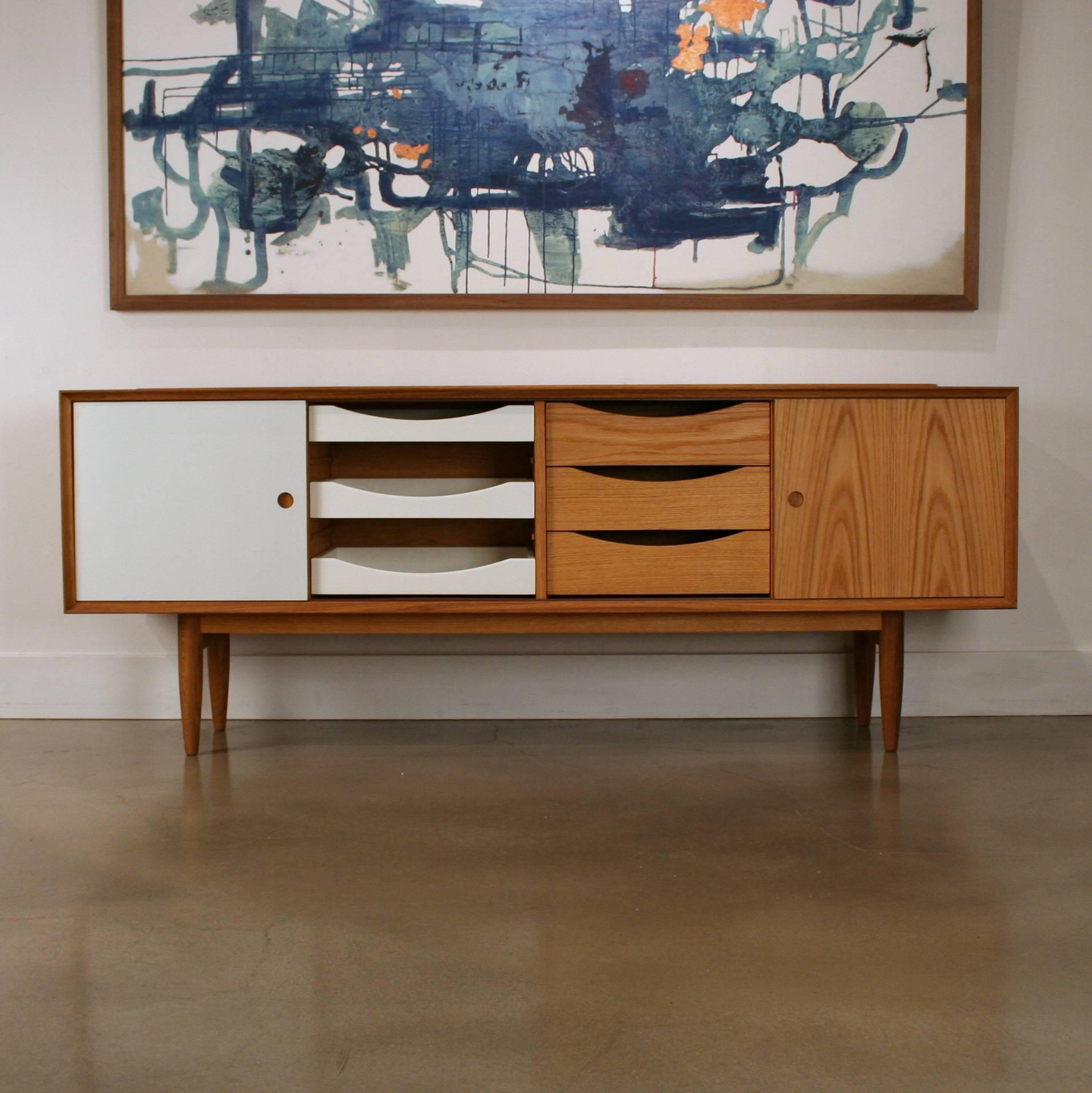 Arne Vodder Inspired Oak Sideboard In Excellent Condition For Sale In Vancouver, BC