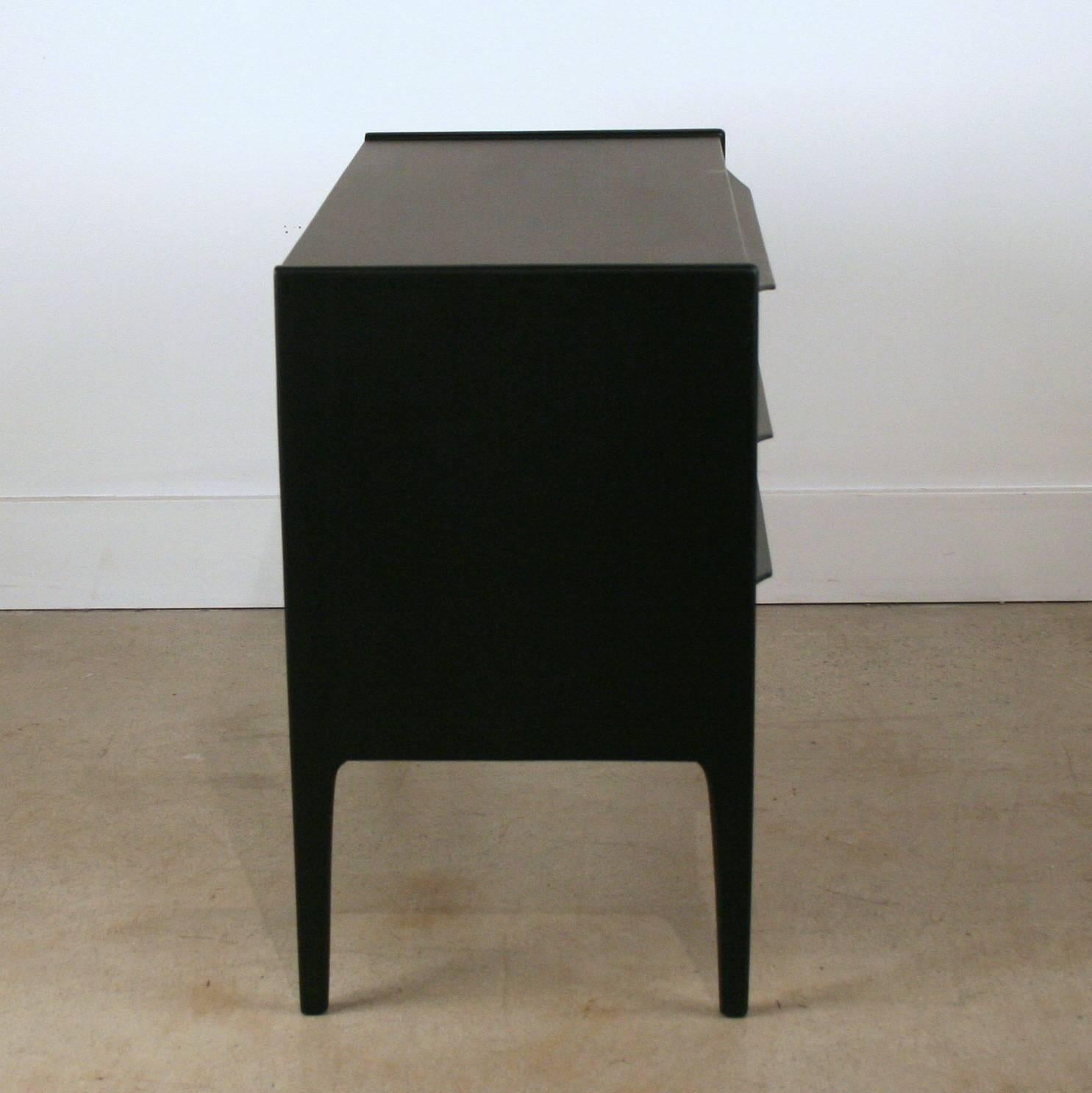 Large Black Three-Drawer Bedside Dresser In Excellent Condition For Sale In Vancouver, BC