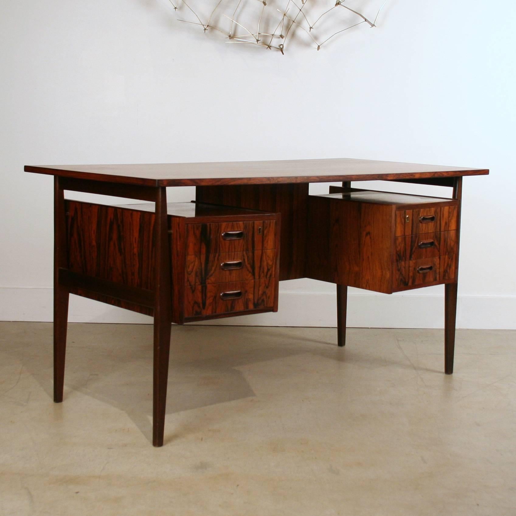 Vintage Danish Rosewood Desk In Excellent Condition For Sale In Vancouver, BC