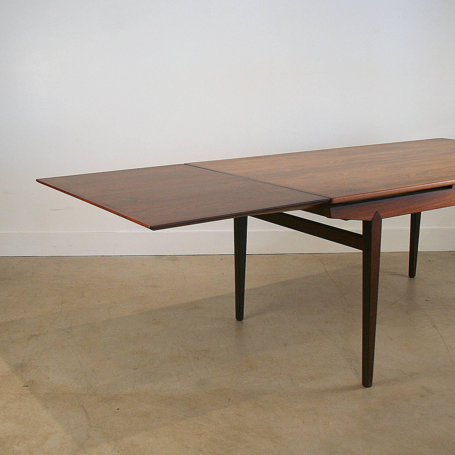 Vintage Danish Rosewood Dining Table In Excellent Condition In Vancouver, BC