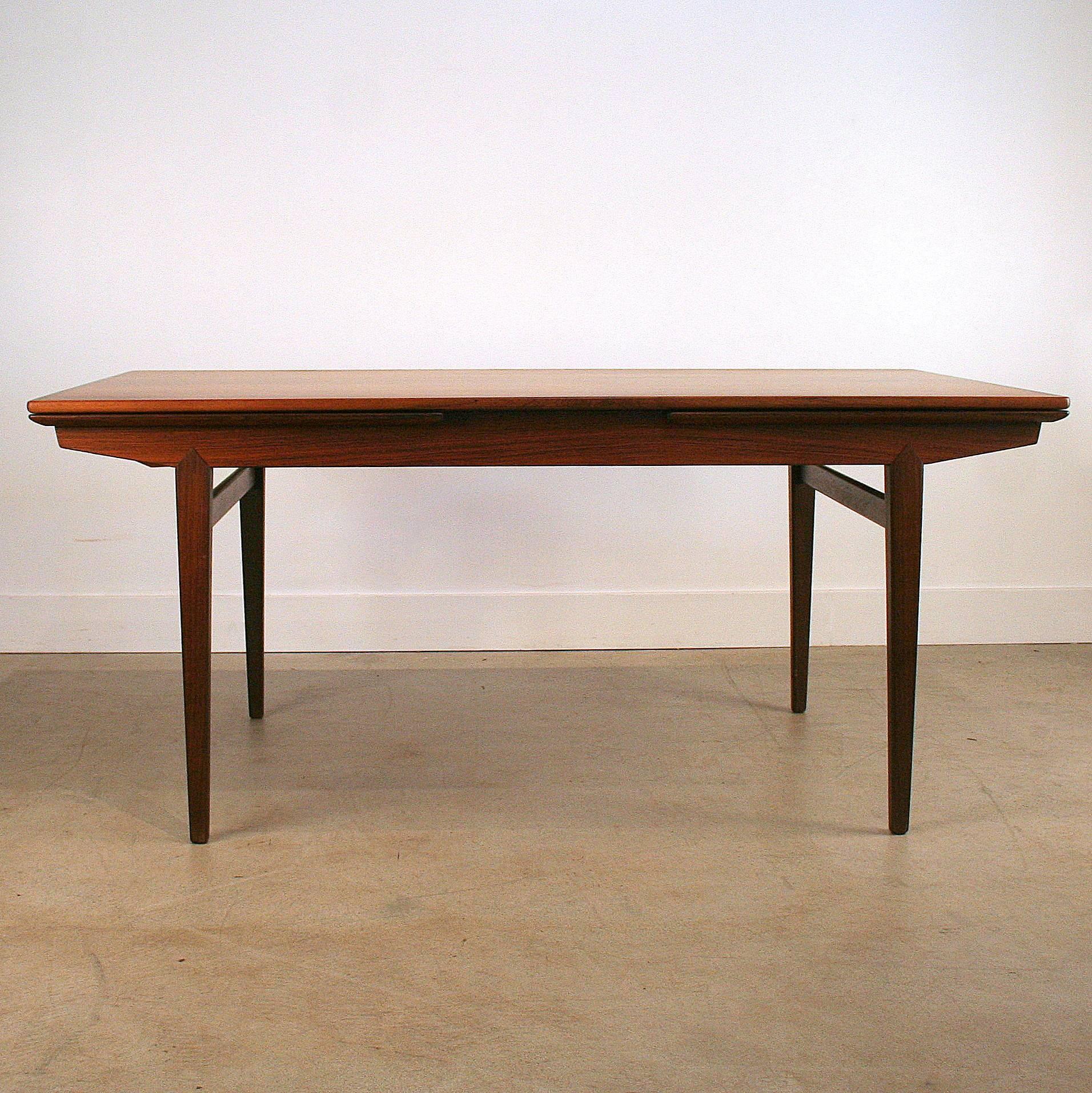 Mid-20th Century Vintage Danish Rosewood Dining Table