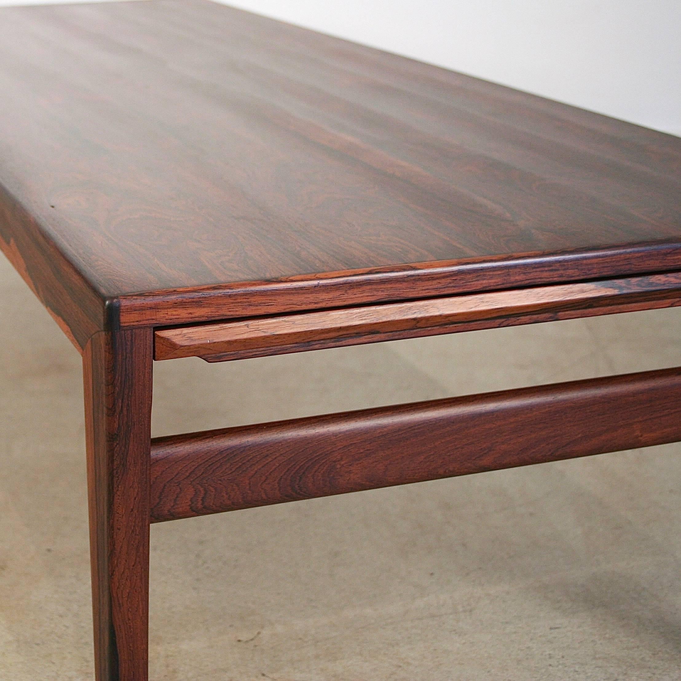 Vintage Danish Rosewood Coffee Table For Sale 1
