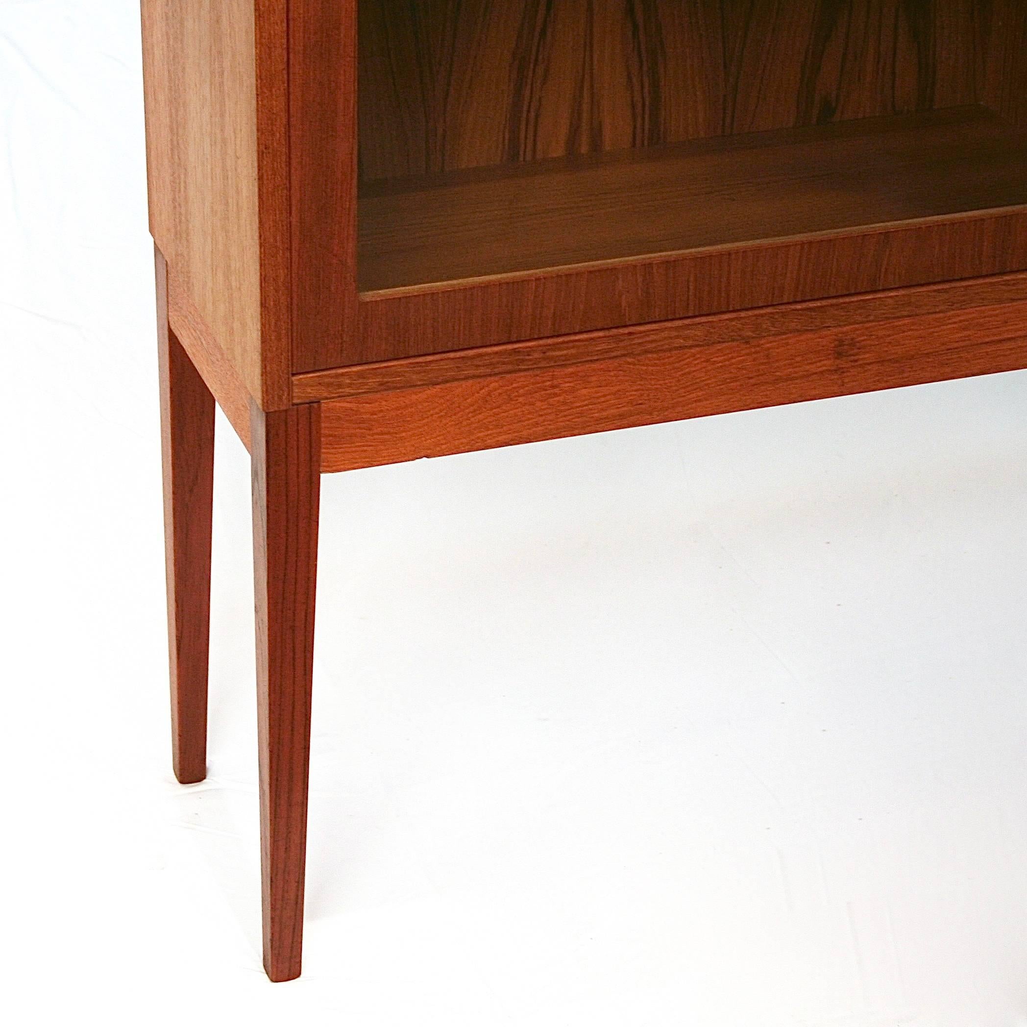 Vintage Danish Teak and Glass Cabinet In Excellent Condition For Sale In Vancouver, BC