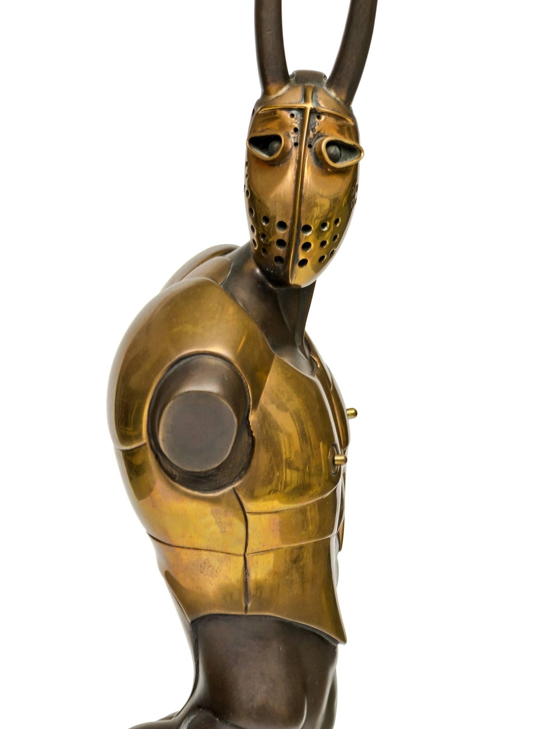 Bronzeskulptur des deutschen Künstlers Paul Wunderlich (1927-2010):: die einen Minotaurus mit austauschbarem großen und kleinen Phallus darstellt. Große Tabelle Skulptur steht es über 30 Zentimeter hoch. 

Wunderlich ist als Maler:: Bildhauer und