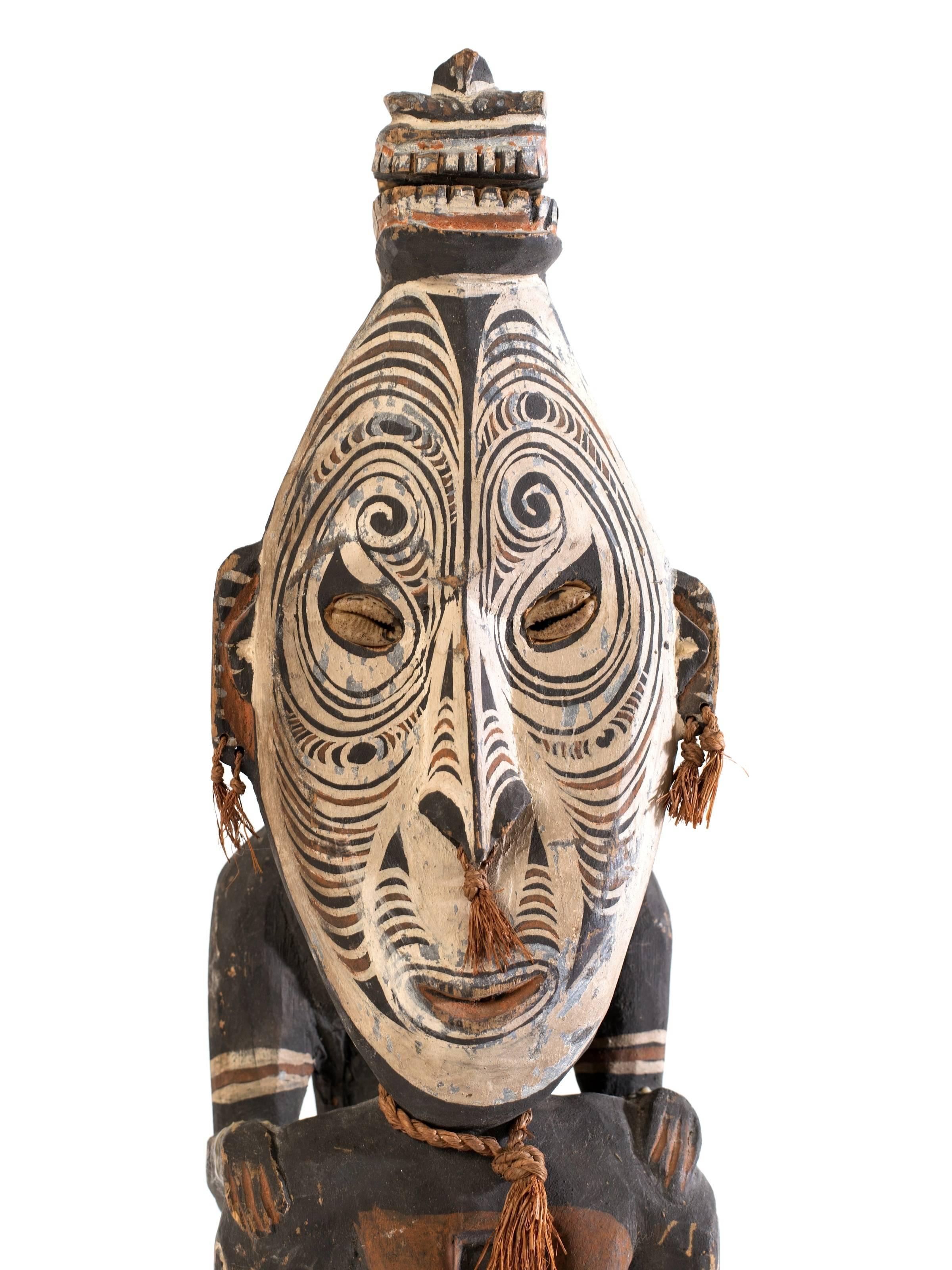 Oceanic Sepik River Gable Figure Sculpture from Papua, New Guinea In Good Condition In New York, NY