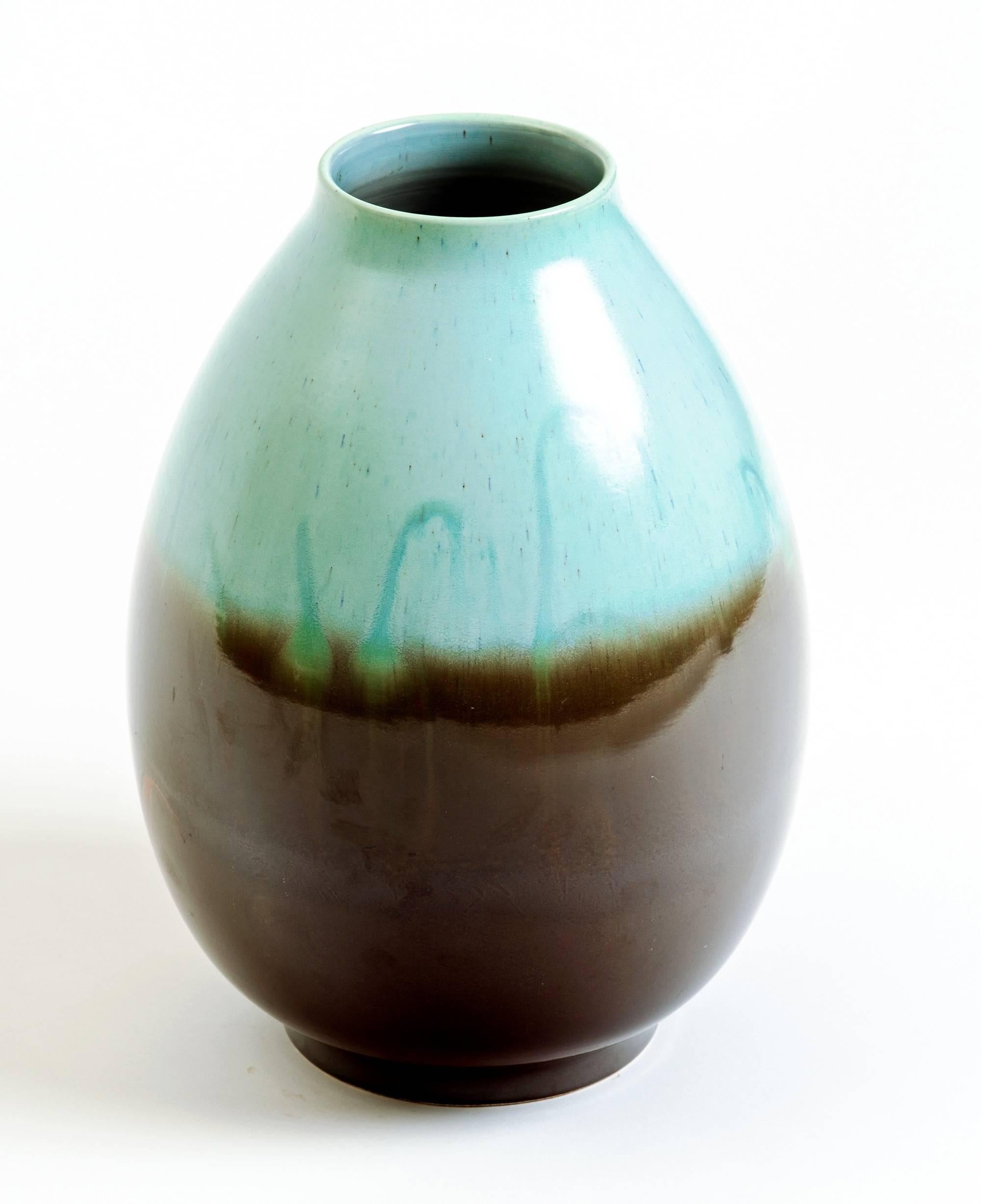 Alvino Bagni Italian Ceramic Vase In Good Condition In New York, NY
